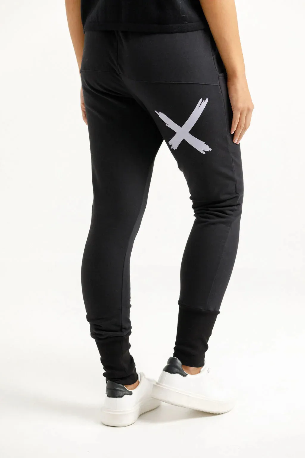 Alpine Apartment Pant - Black with a Lilac X