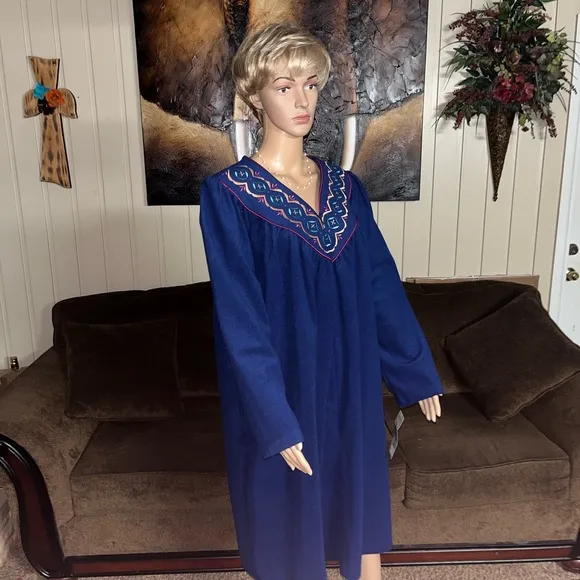 Appel • Vintage • 1X-Large • Blue • Pink Embroidery • Robe • New W/Tags