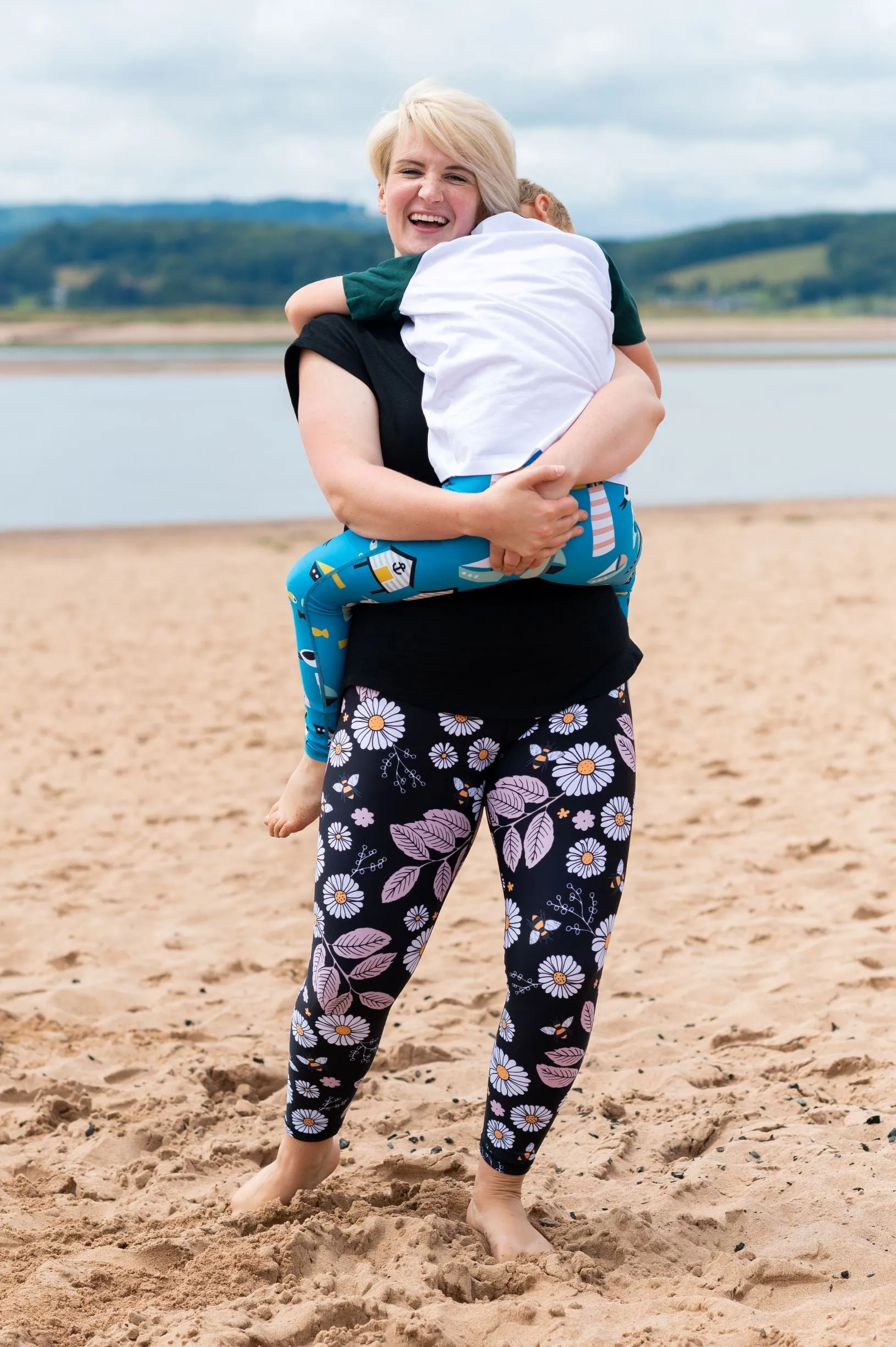 Black Daisies Women's Activewear Leggings