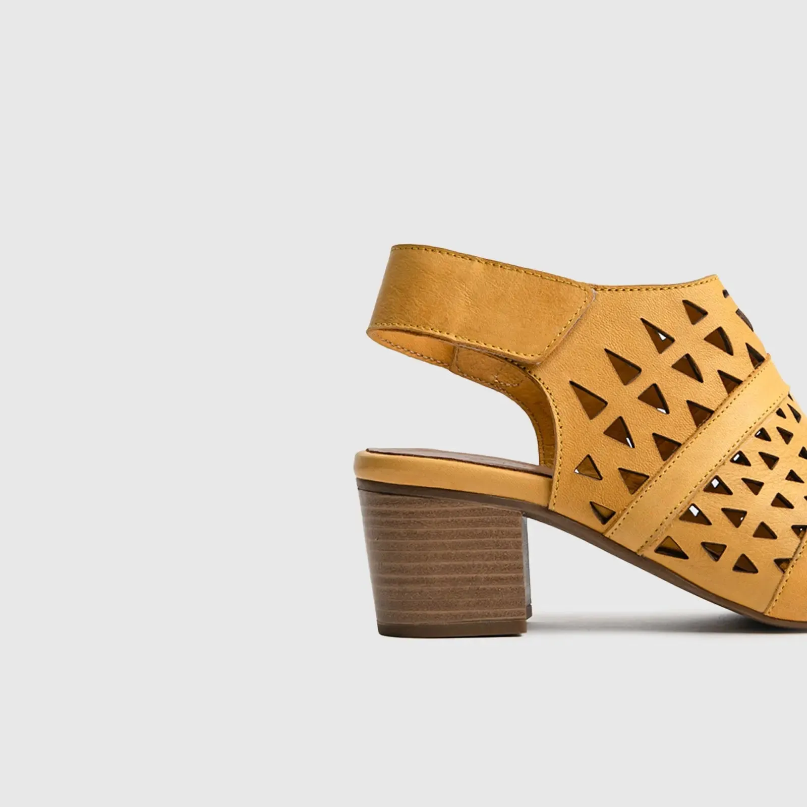 Comfort Block Heel Sandal 8433