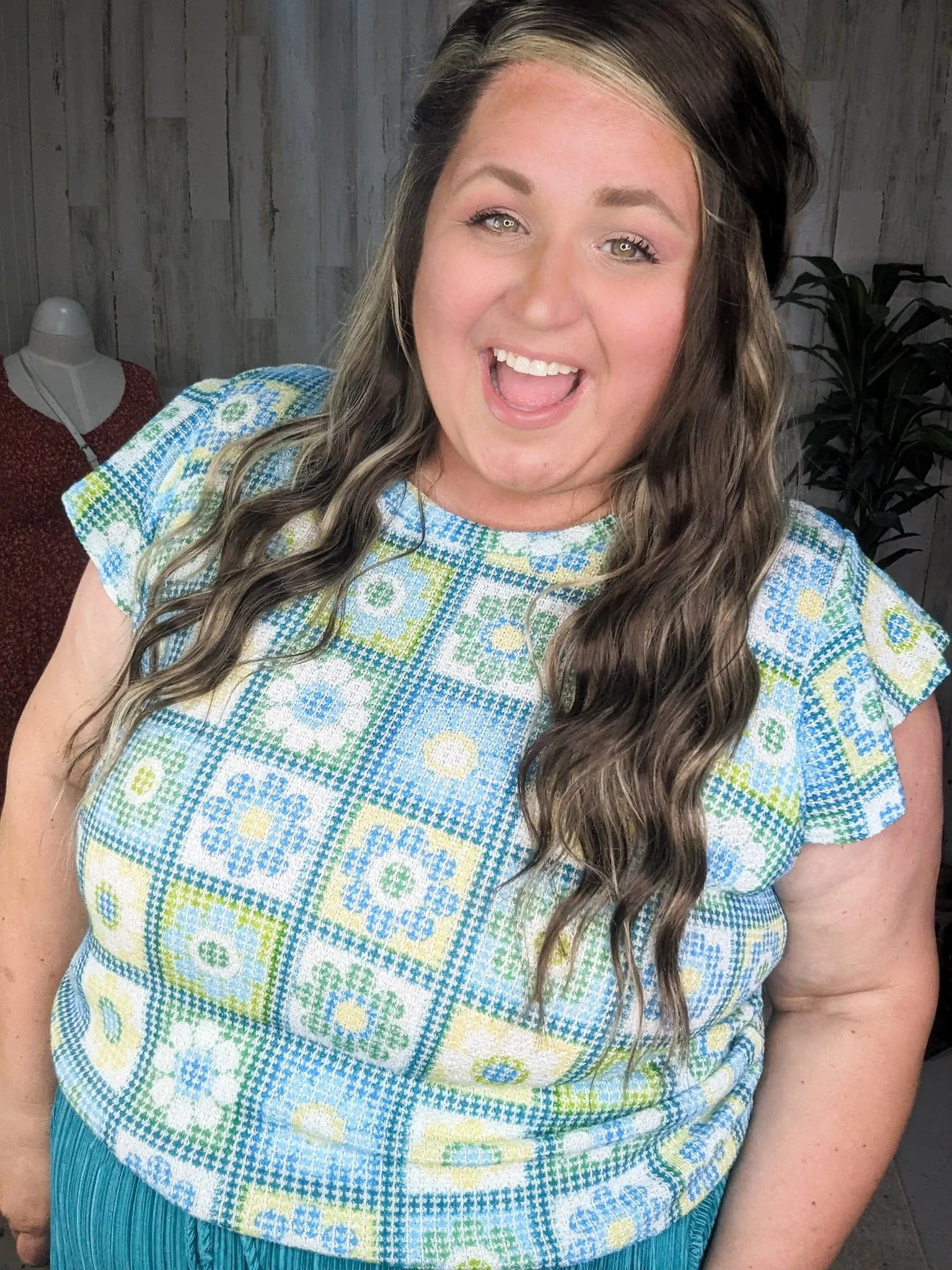 Daisy Flutter Sleeve Top in Granny Square Print (2 colors)