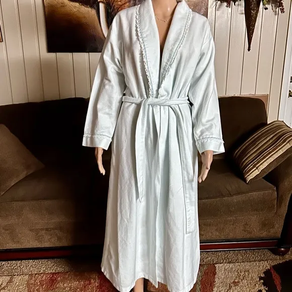 Eileen West • Small • Light Blue • Maxi • Velour • Floral Lace • Robe