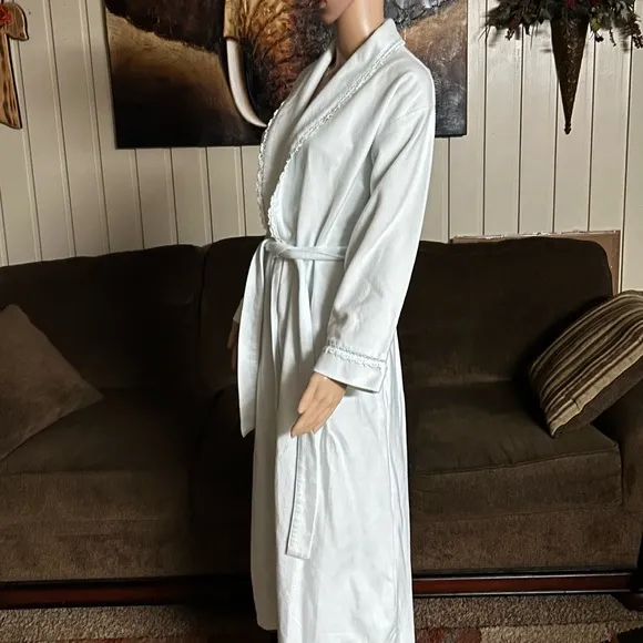 Eileen West • Small • Light Blue • Maxi • Velour • Floral Lace • Robe