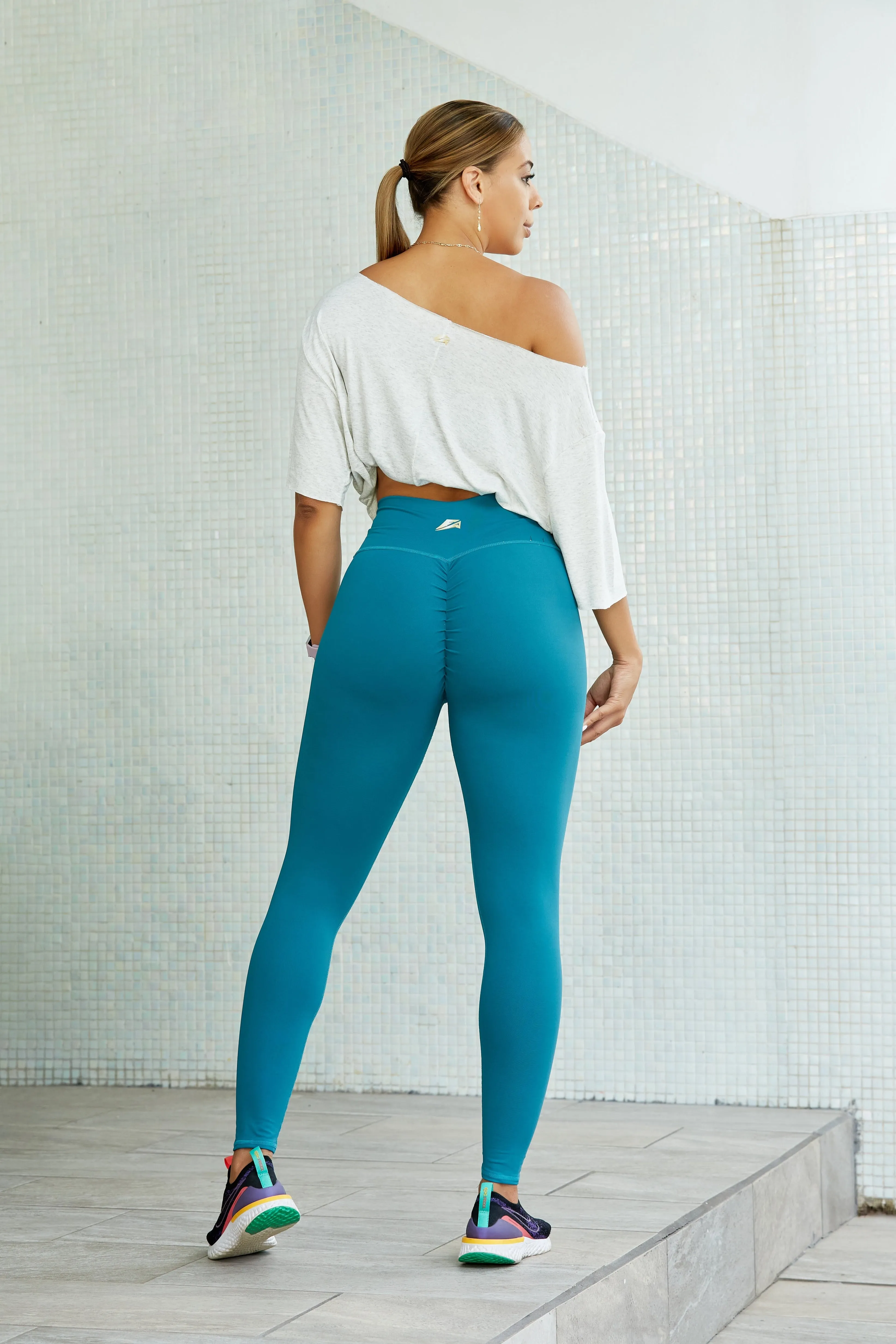 FA Basics Scrunch Legging Divino