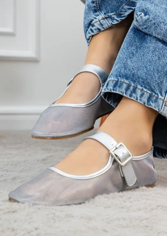 FASHION AND COMFORTABLE FLATS