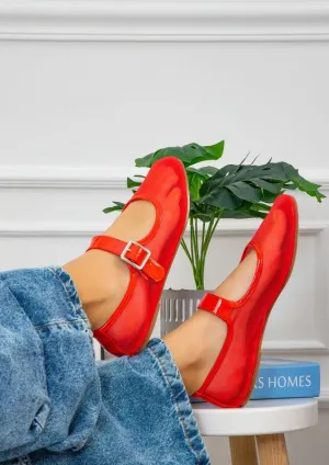 FASHION AND COMFORTABLE FLATS