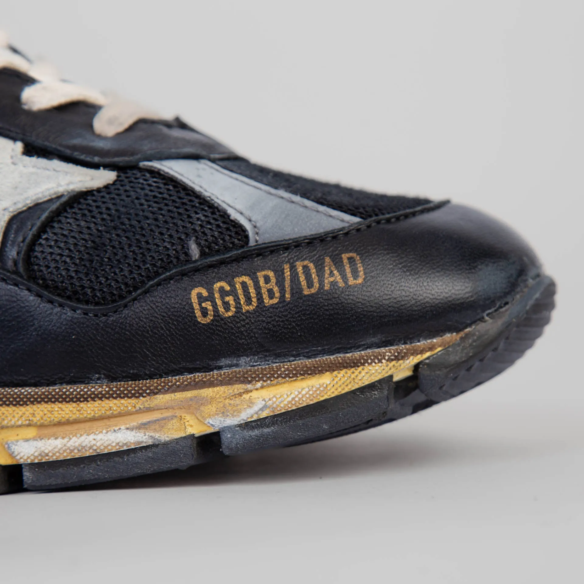 GOLDEN GOOSE SNEAKERS RUNNING DAD GMF00199.F003270 90282 NERO