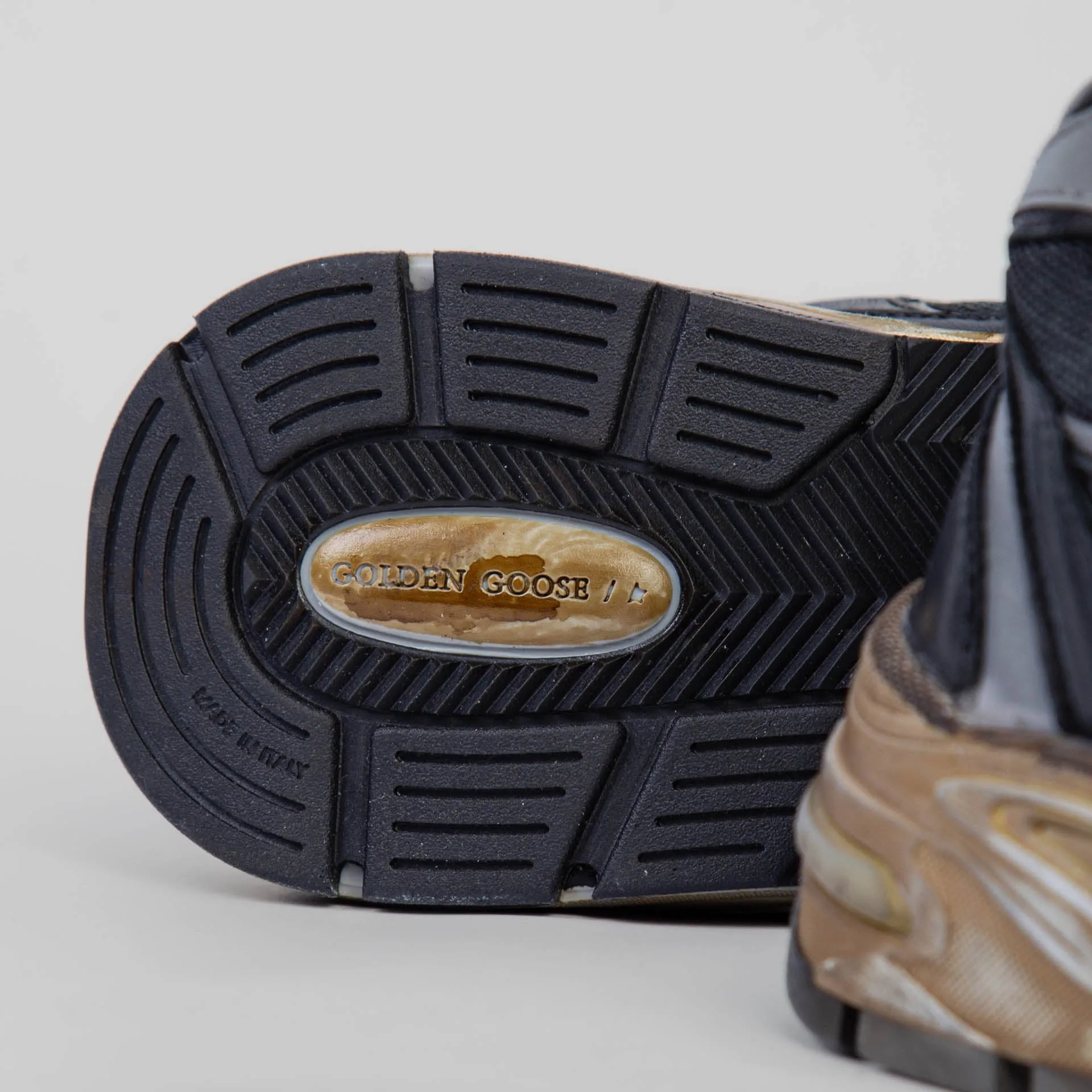 GOLDEN GOOSE SNEAKERS RUNNING DAD GMF00199.F003270 90282 NERO