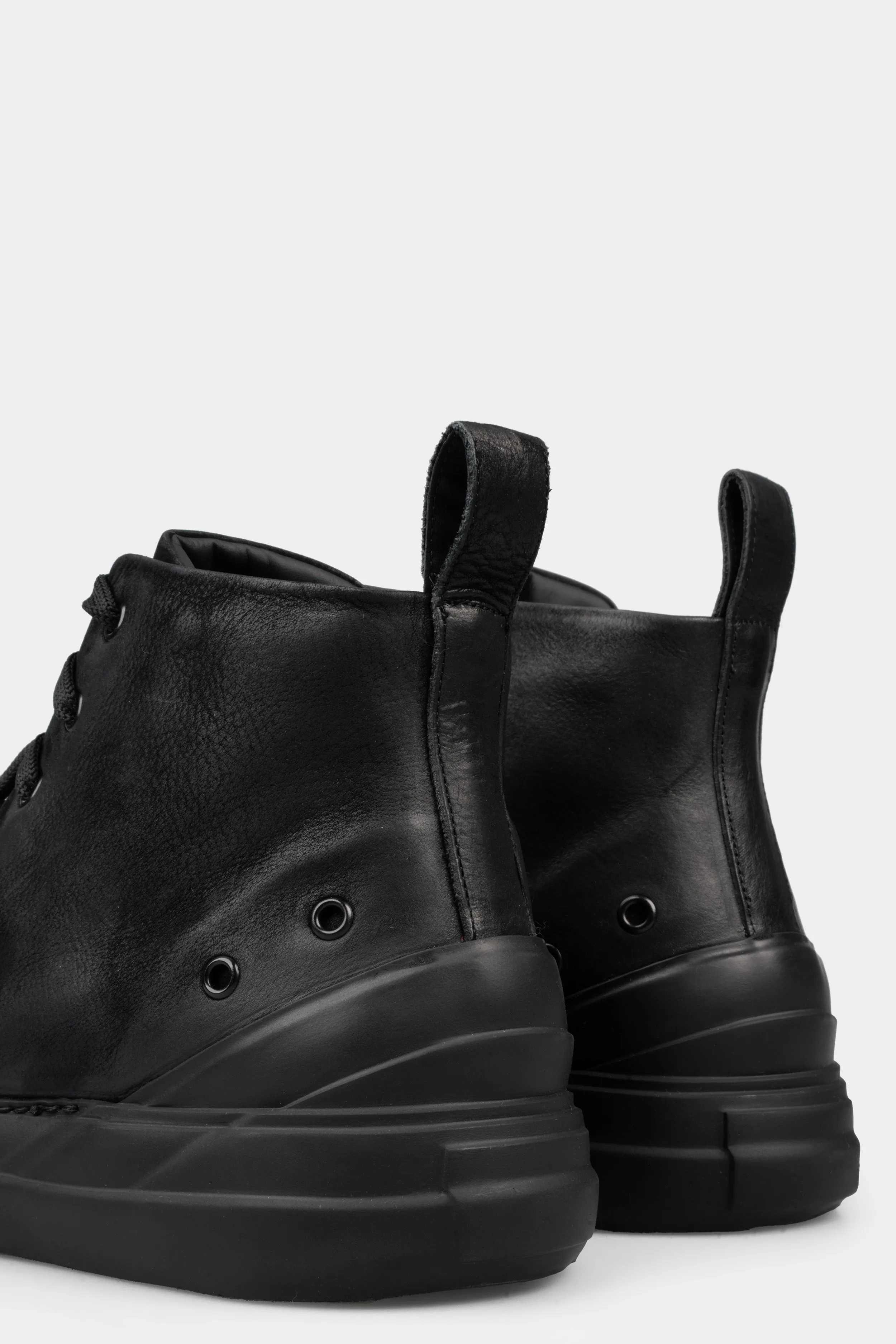 High top laced leather sneakers