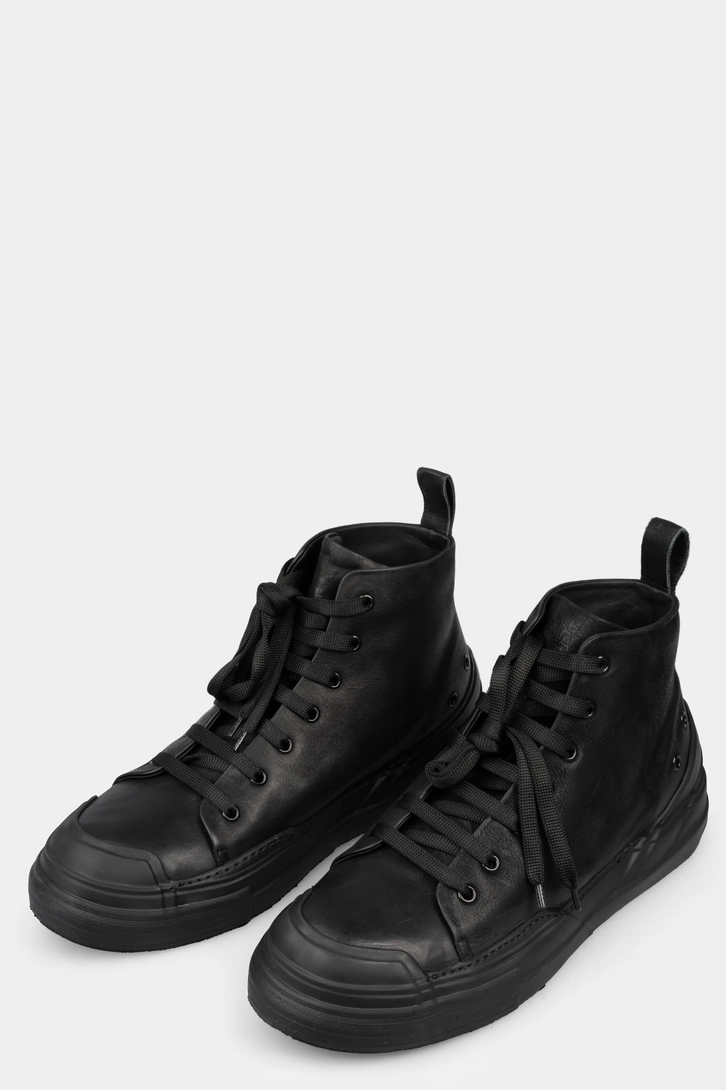 High top laced leather sneakers