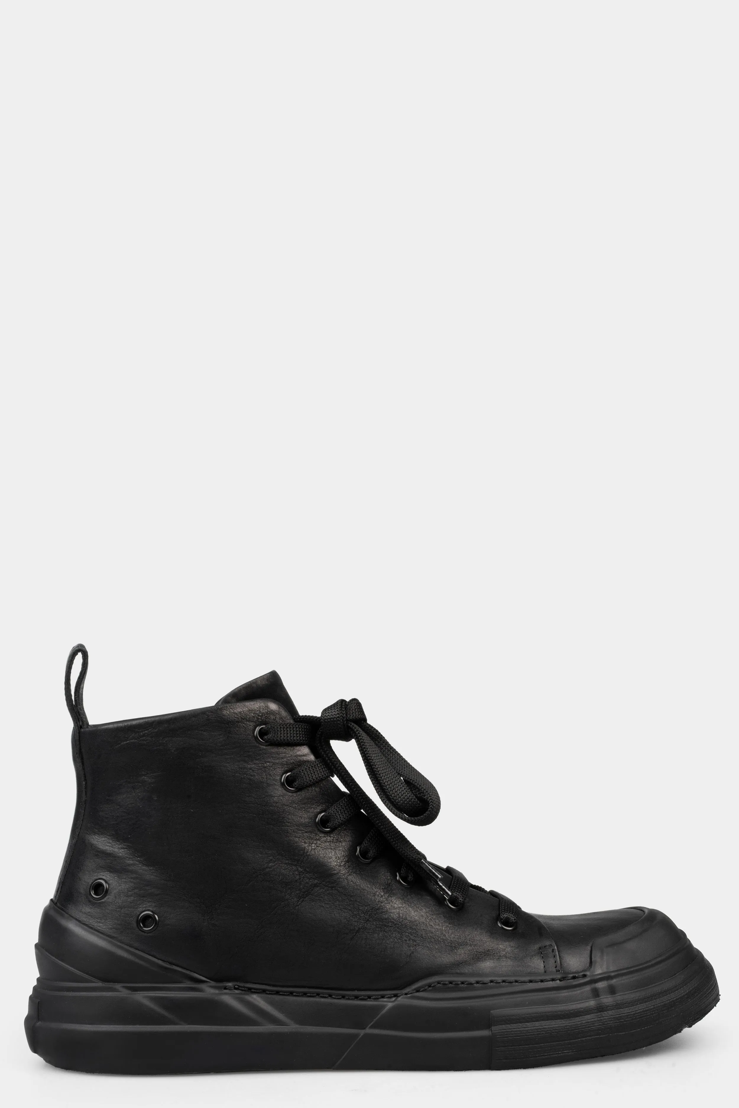 High top laced leather sneakers