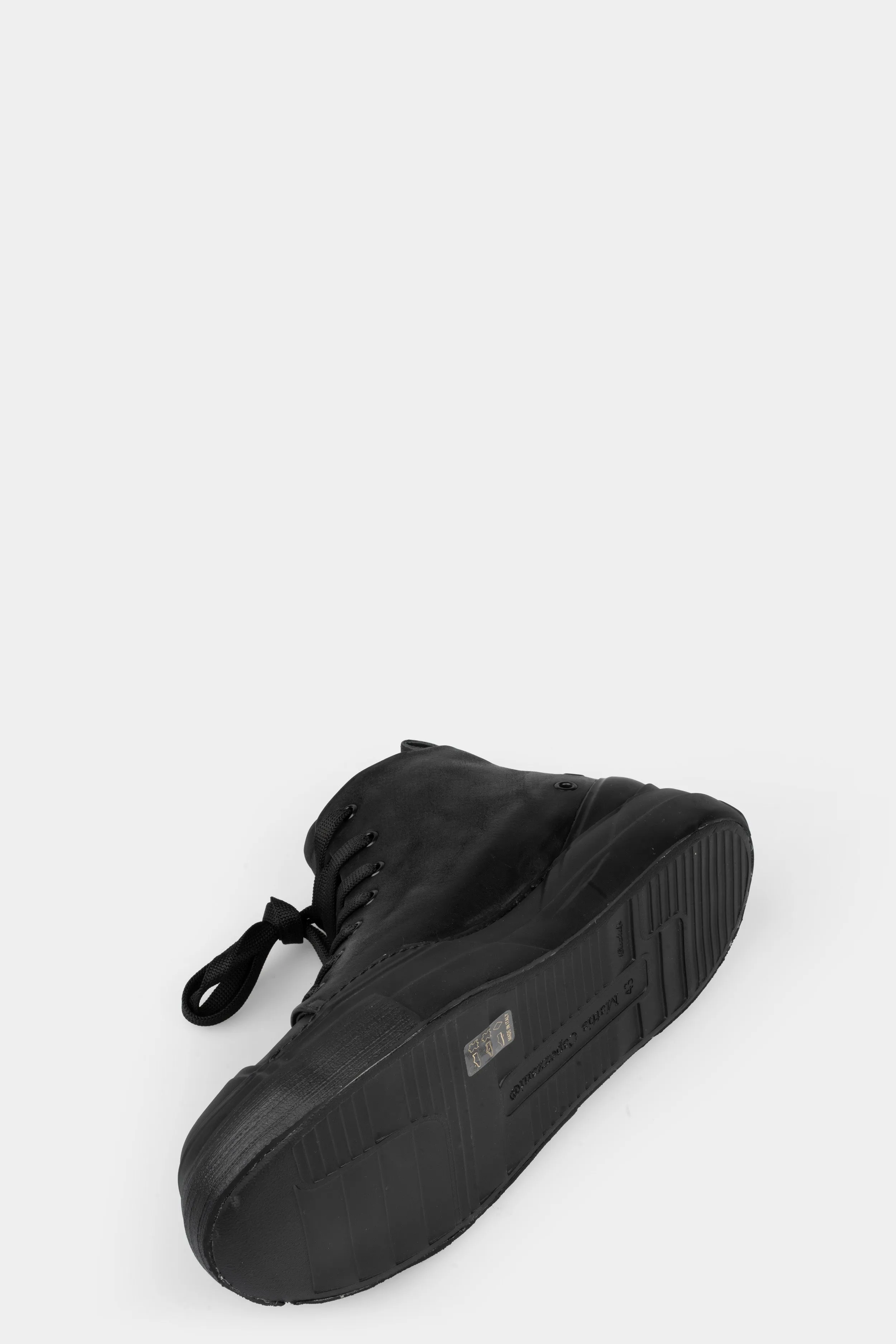 High top laced leather sneakers