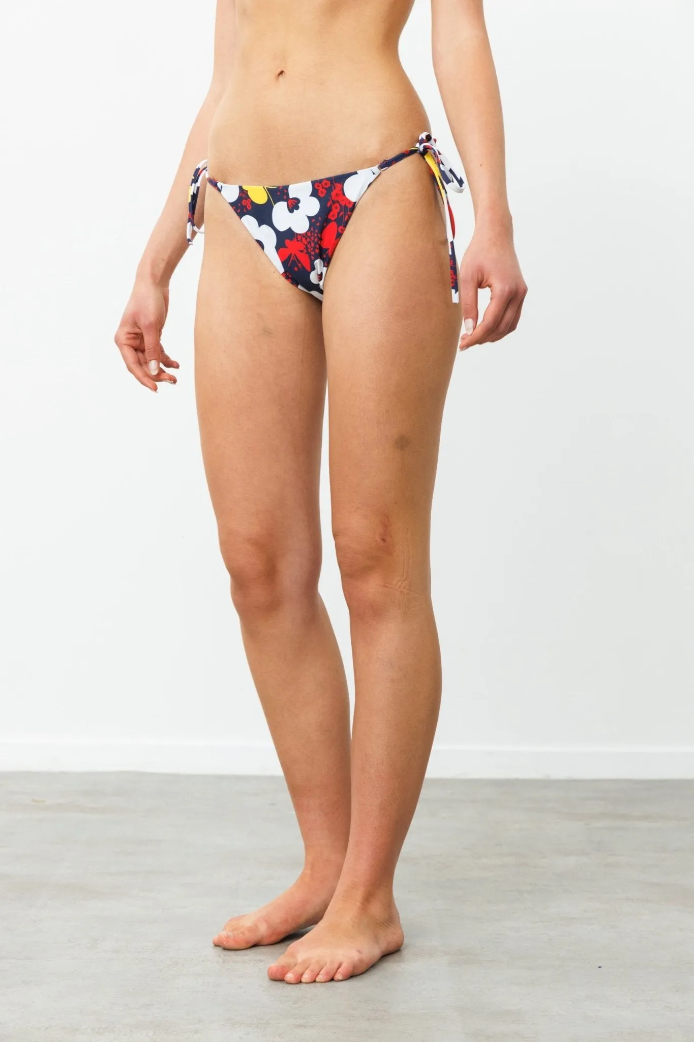 Israeli Bottom Flowers