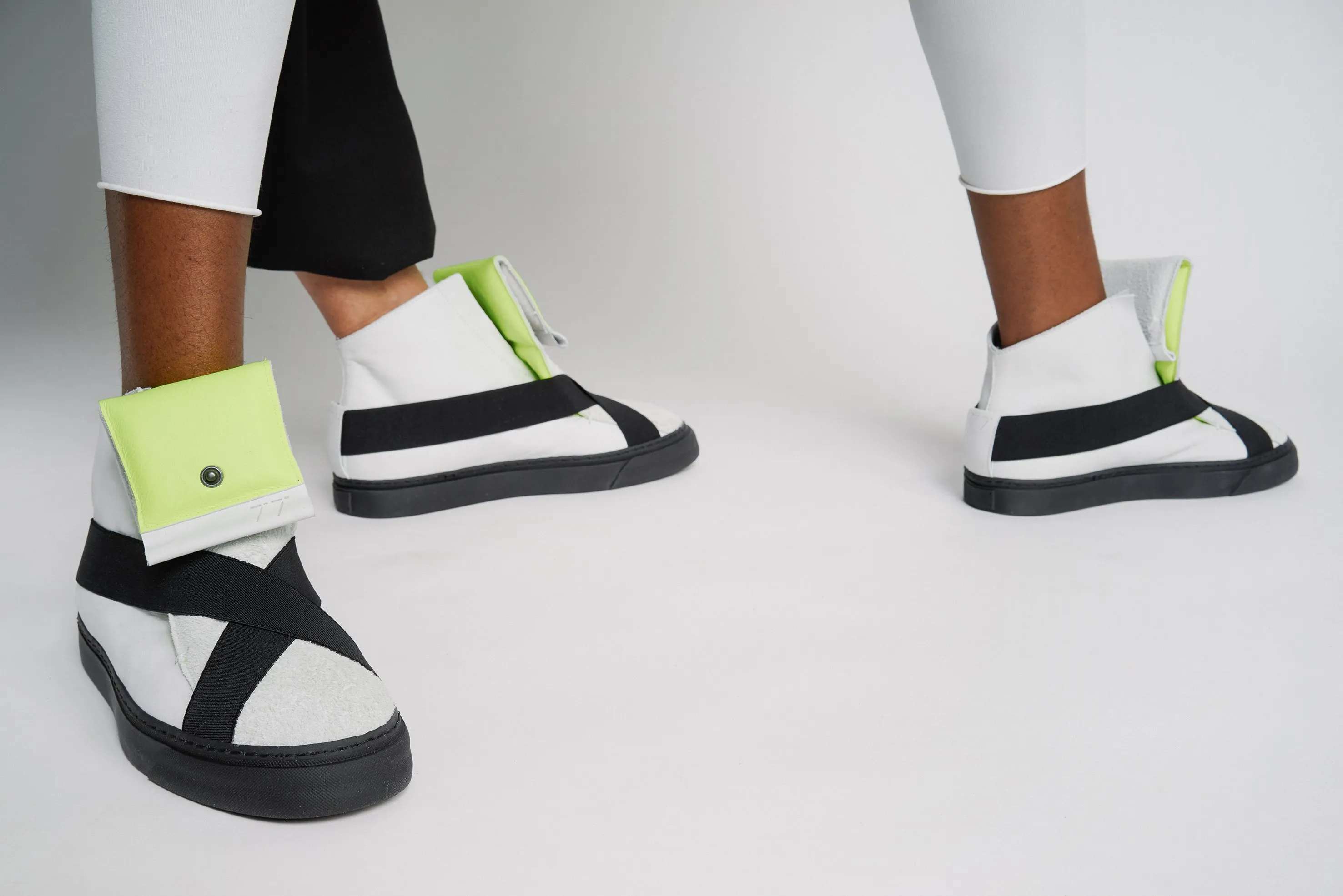 K6 / NEON WHITE / UNISEX LEATHER SNEAKER