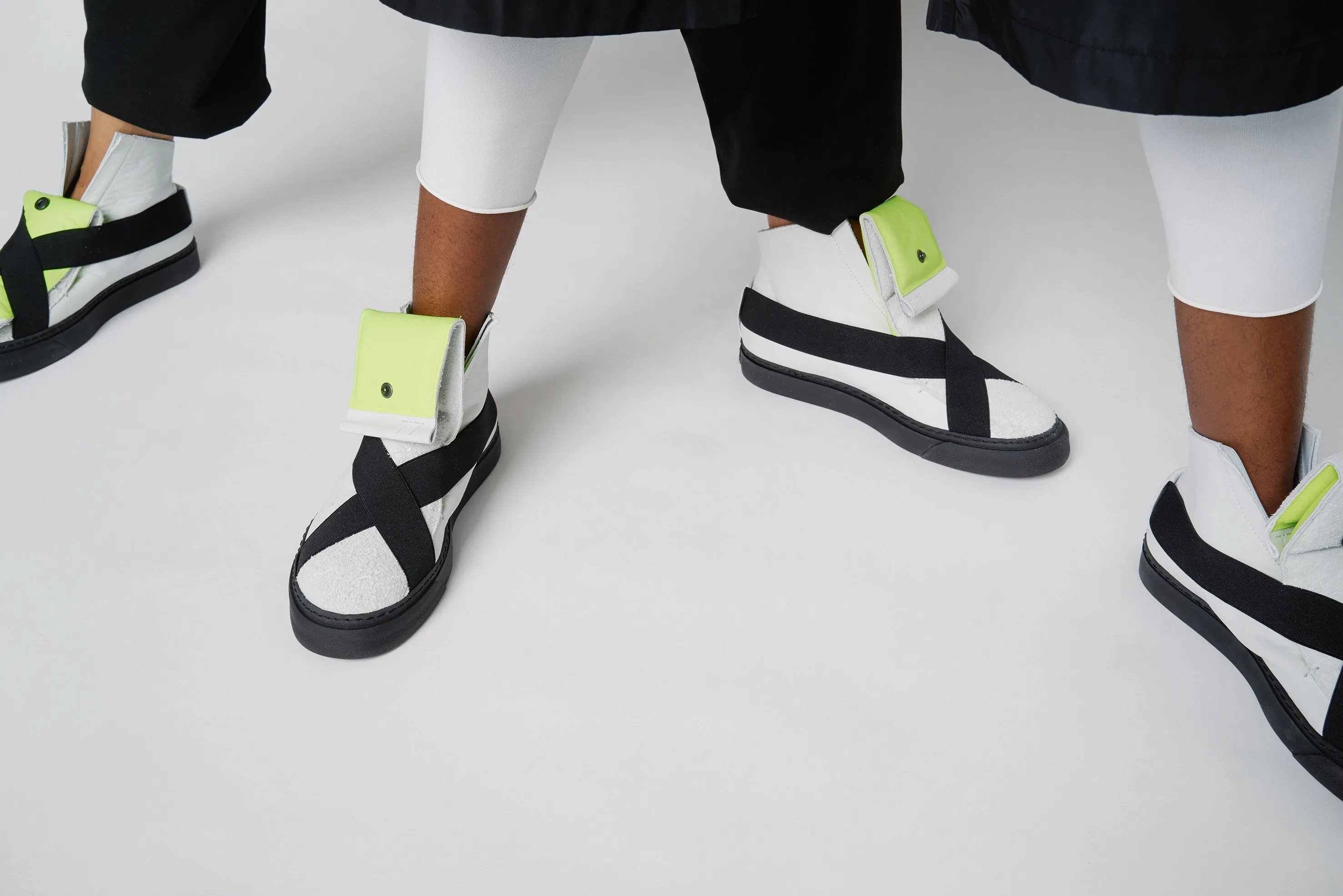 K6 / NEON WHITE / UNISEX LEATHER SNEAKER