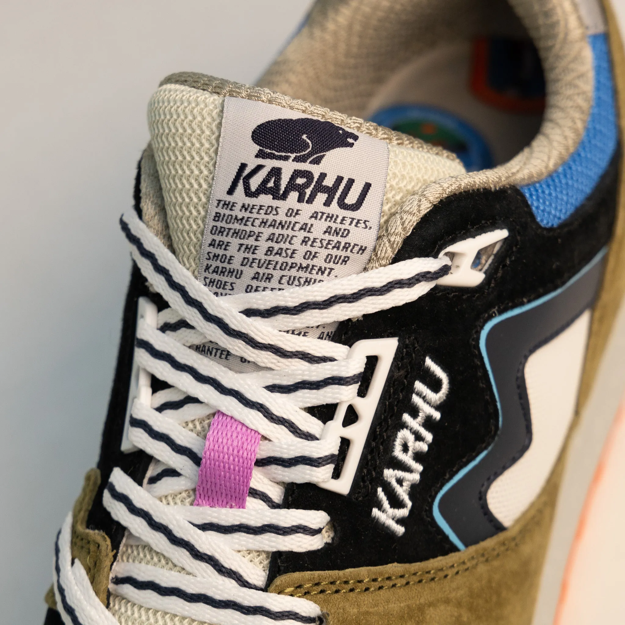 Karhu Synchron Classic The Forest Rules Pack - Green Moss/India Ink