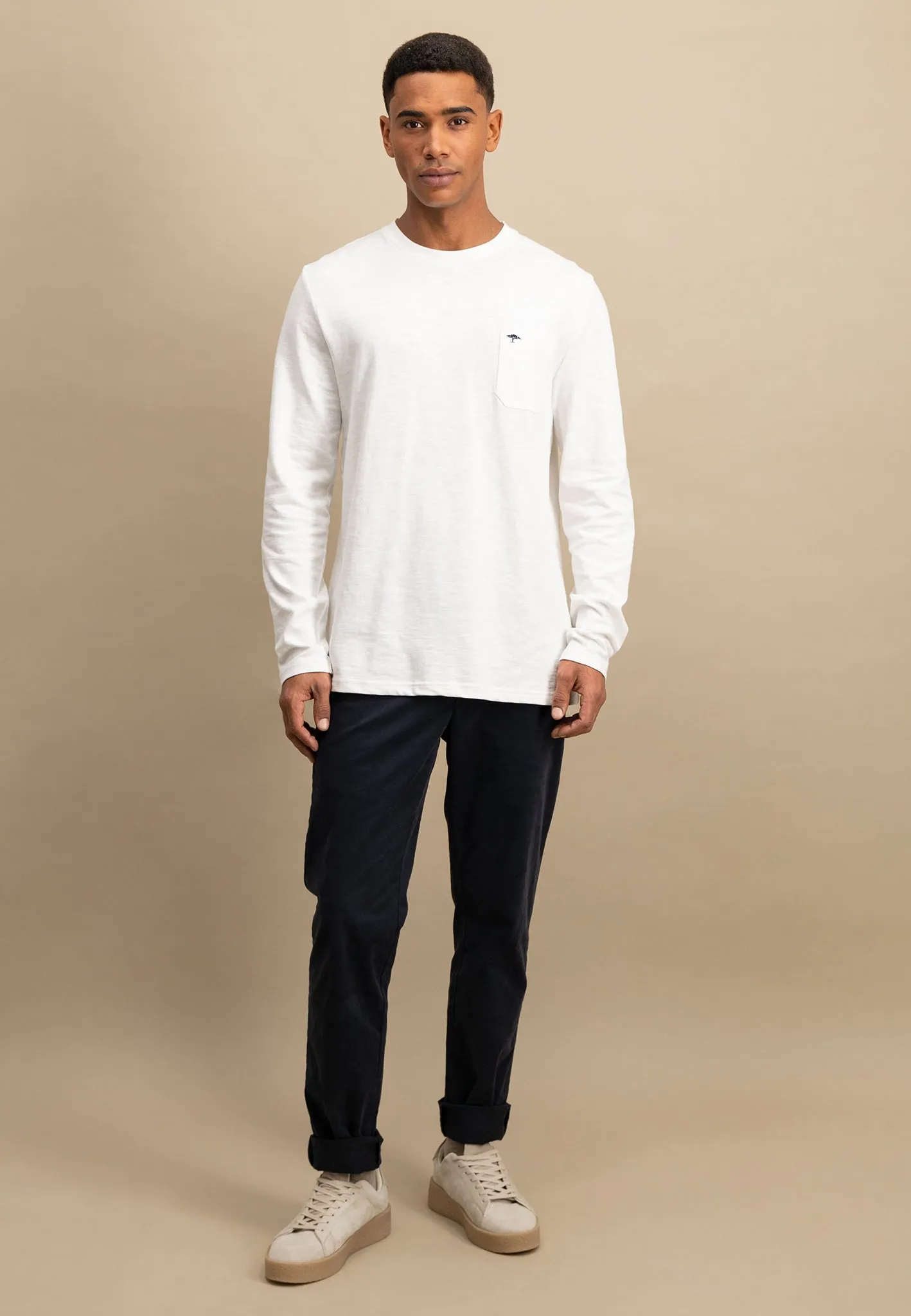Langarmshirt mit Rundhalsausschnitt und Brusttasche