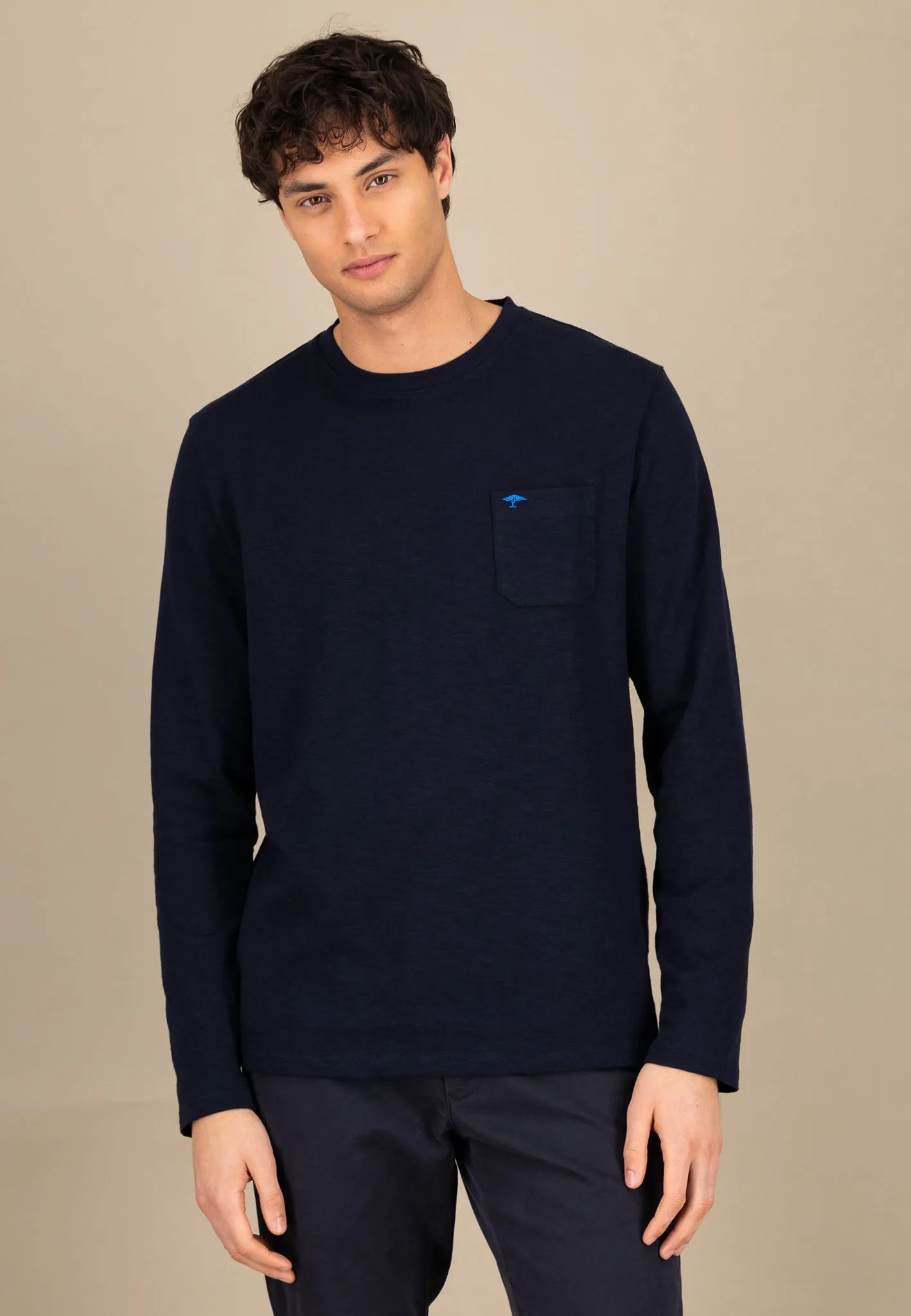 Langarmshirt mit Rundhalsausschnitt und Brusttasche