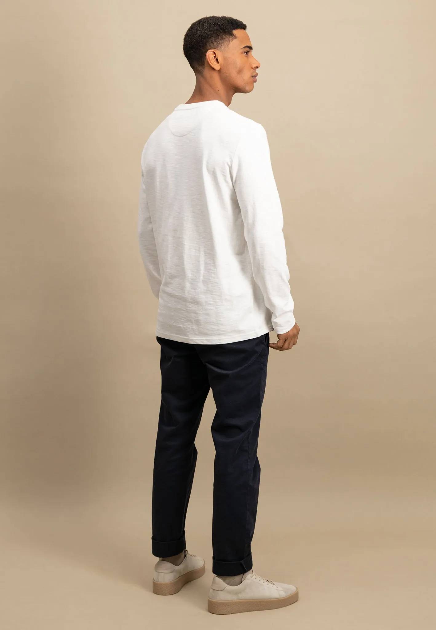 Langarmshirt mit Rundhalsausschnitt und Brusttasche