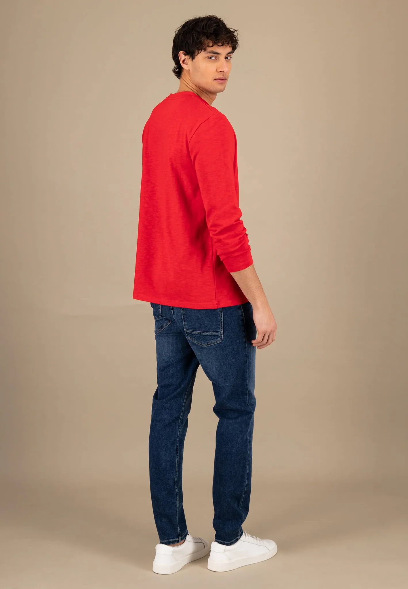 Langarmshirt mit Rundhalsausschnitt und Brusttasche