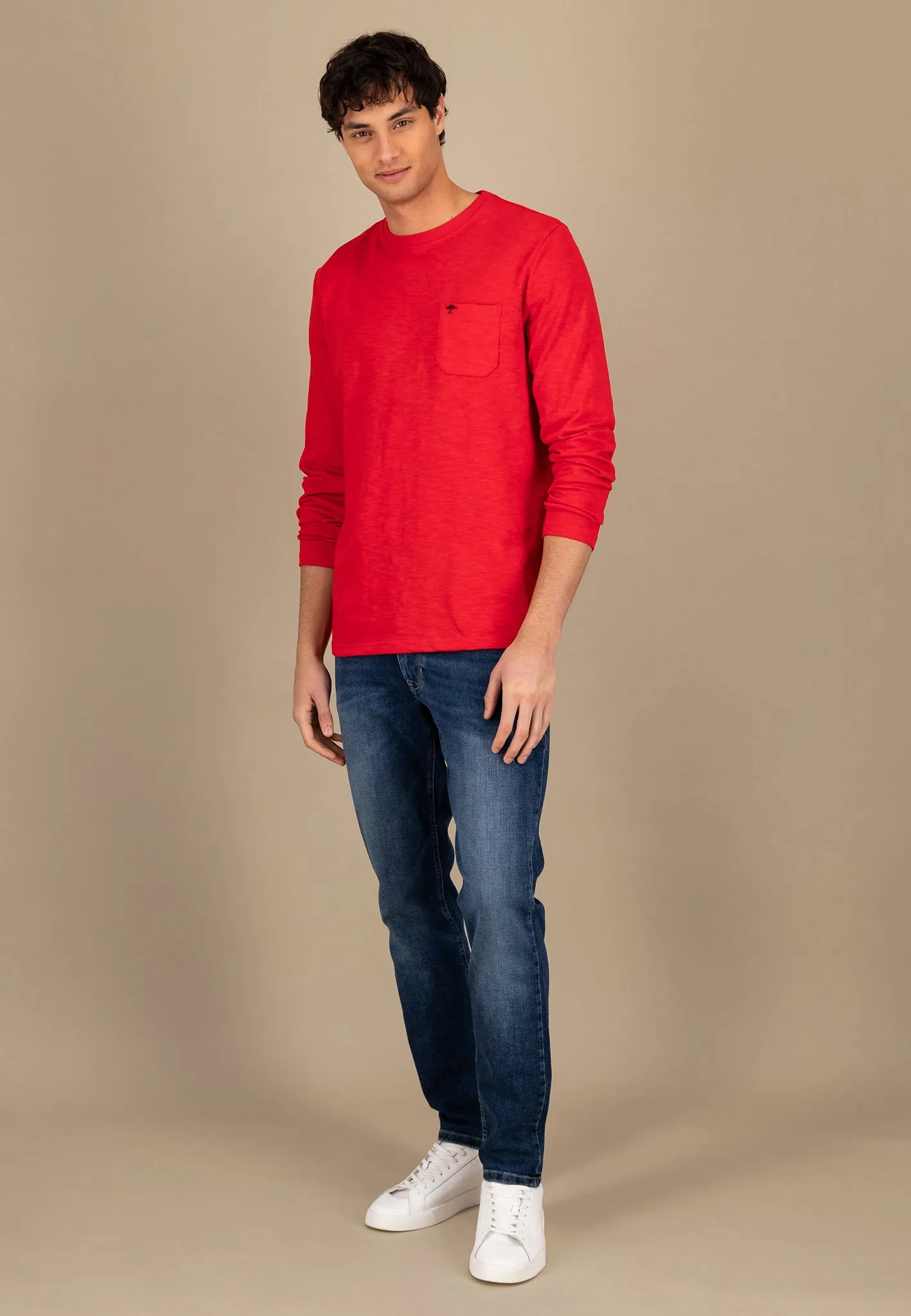 Langarmshirt mit Rundhalsausschnitt und Brusttasche