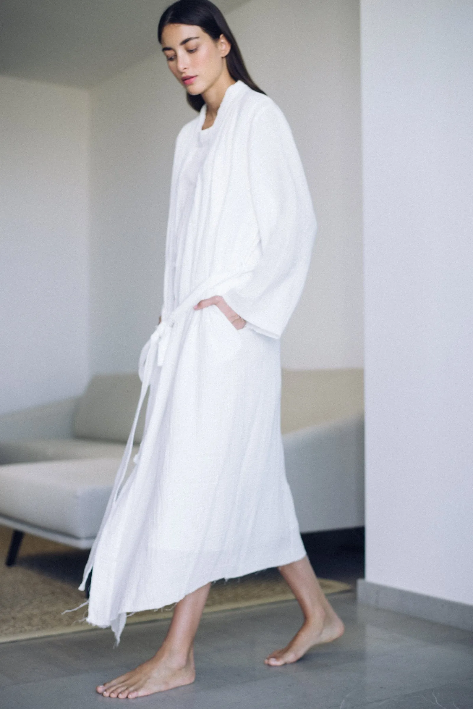 MARIA ROBE