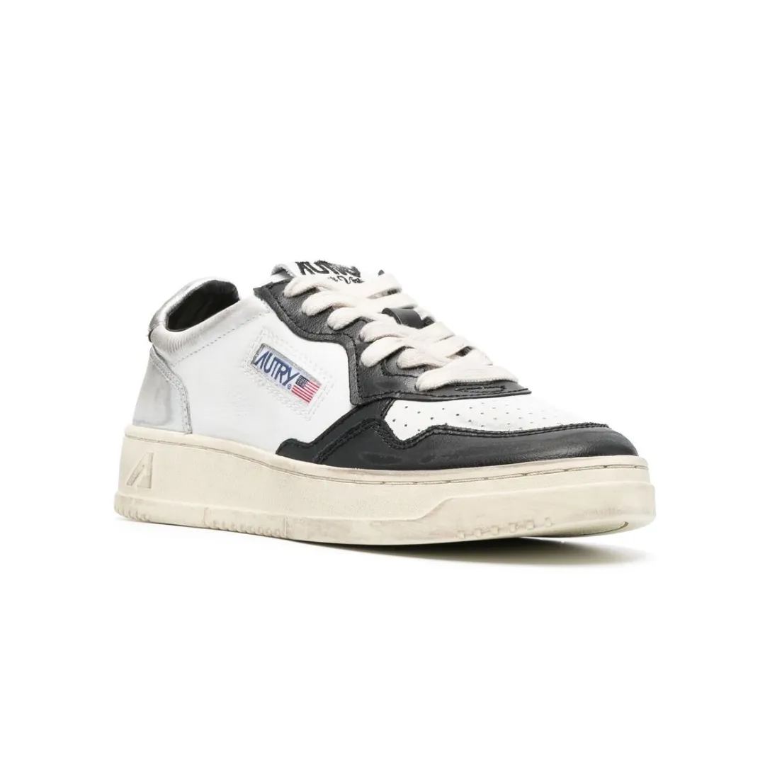 MEDALIST LOW SNEAKERS