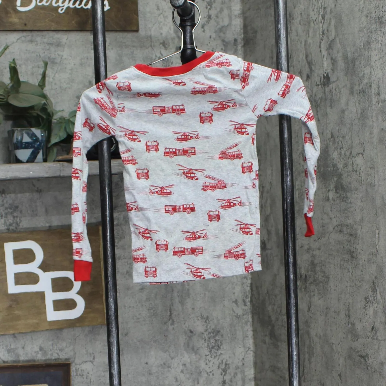 Member'sMark Boys Firetruck Youth Favorite Pajama 2-Piece Set Gray / Red 6