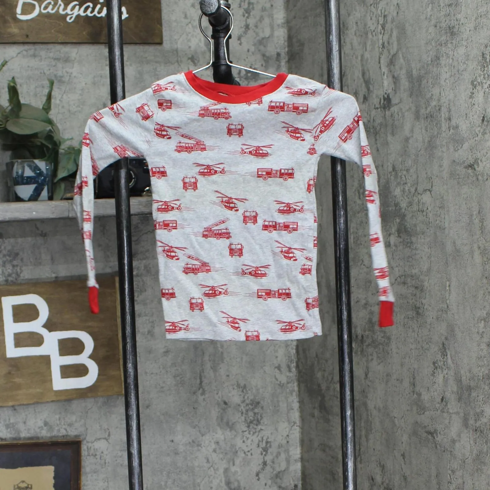 Member'sMark Boys Firetruck Youth Favorite Pajama 2-Piece Set Gray / Red 6