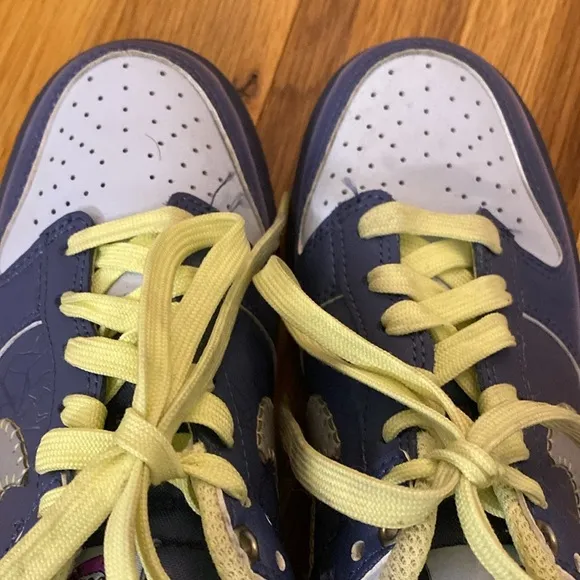 Nike Girls/Boys Gray and Yellow Sneakers Size 4