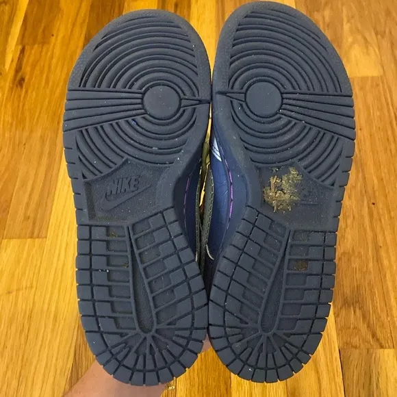 Nike Girls/Boys Gray and Yellow Sneakers Size 4