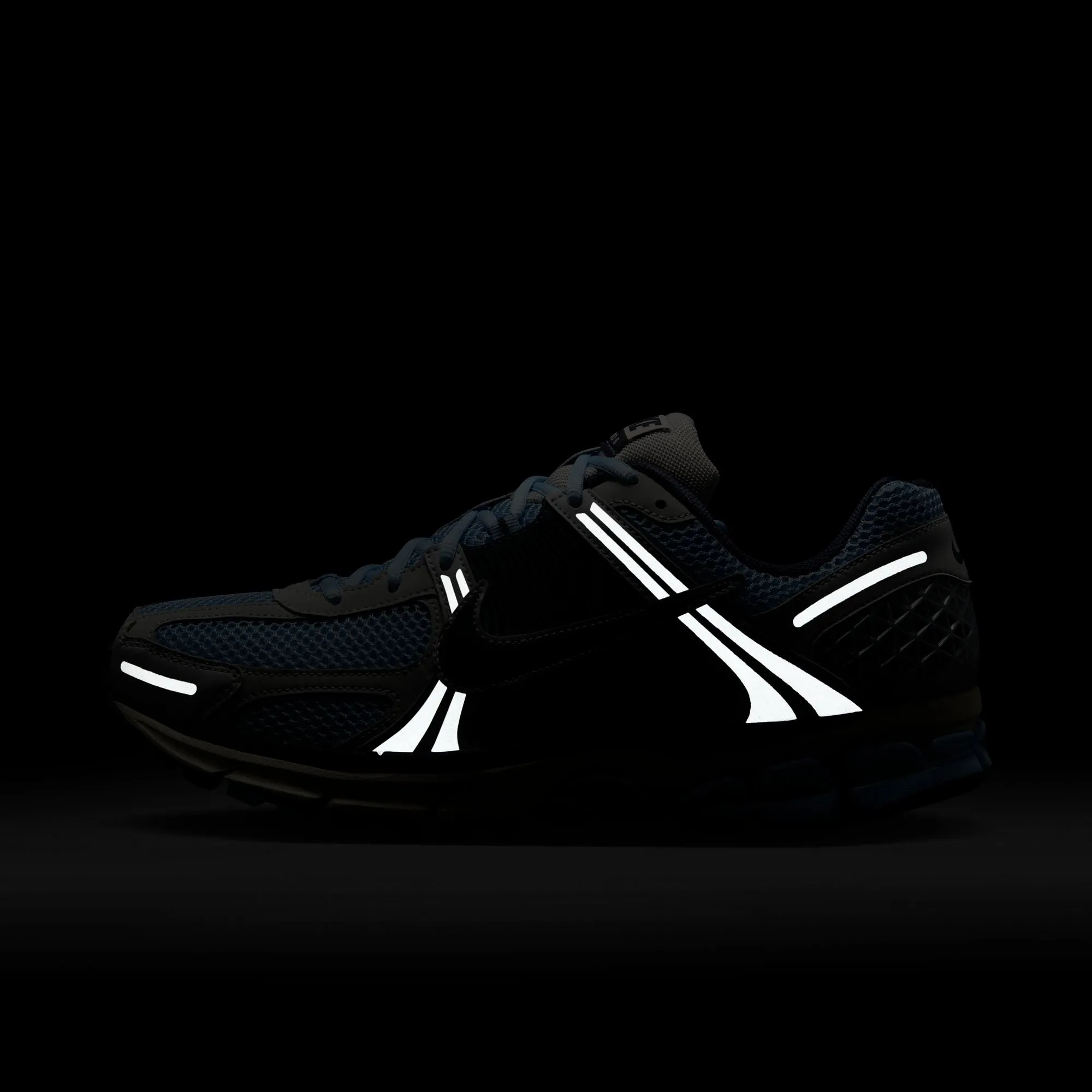Nike Zoom Vomero 5 Men's Shoes