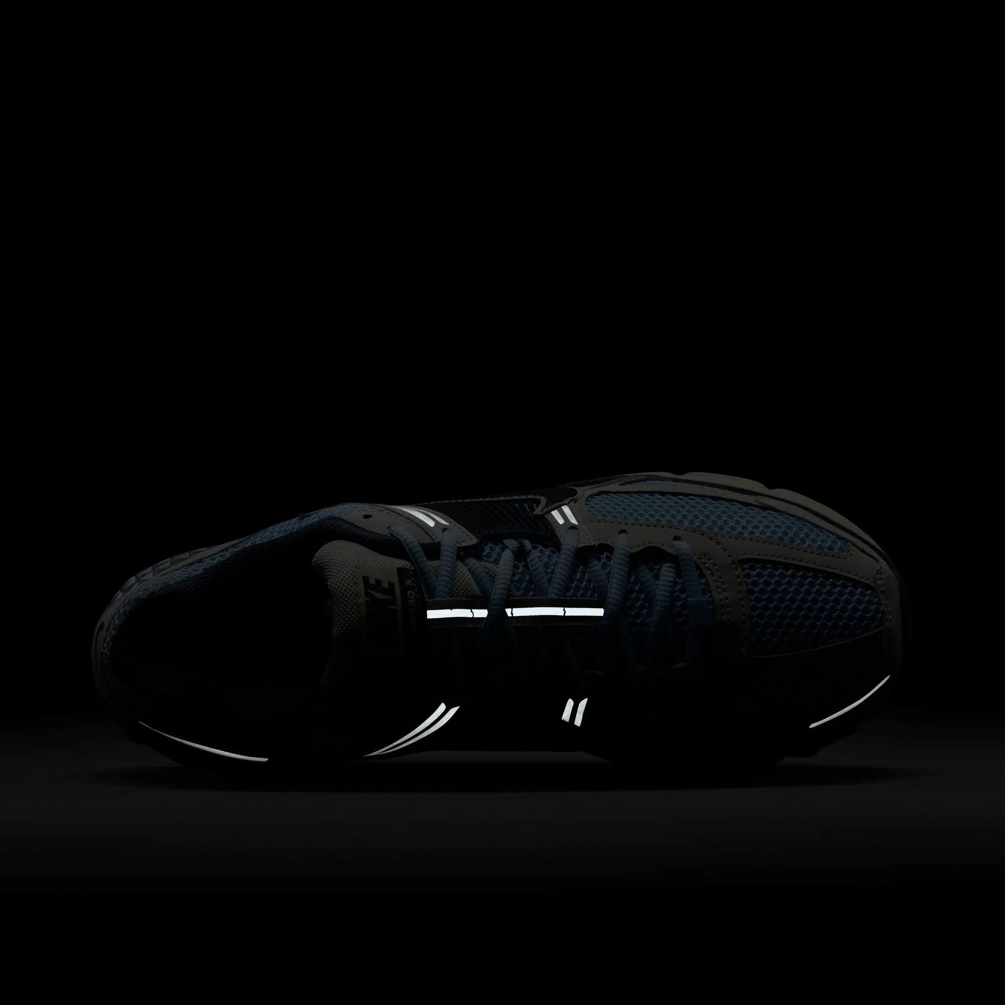 Nike Zoom Vomero 5 Men's Shoes