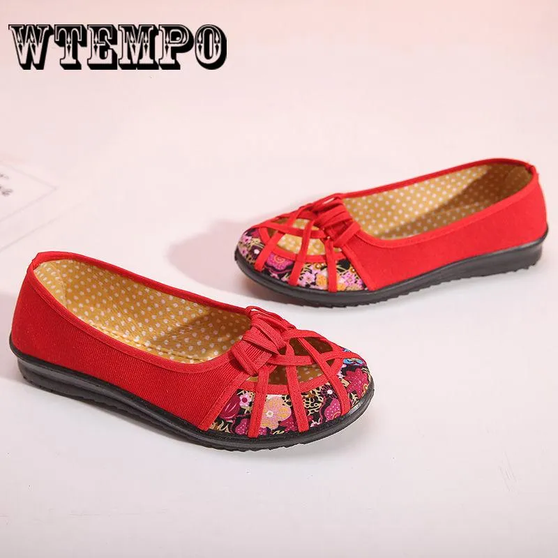 Pair of Shoes Cut Out Toe Floral Women Flat Shoes Hollow Out Sandals