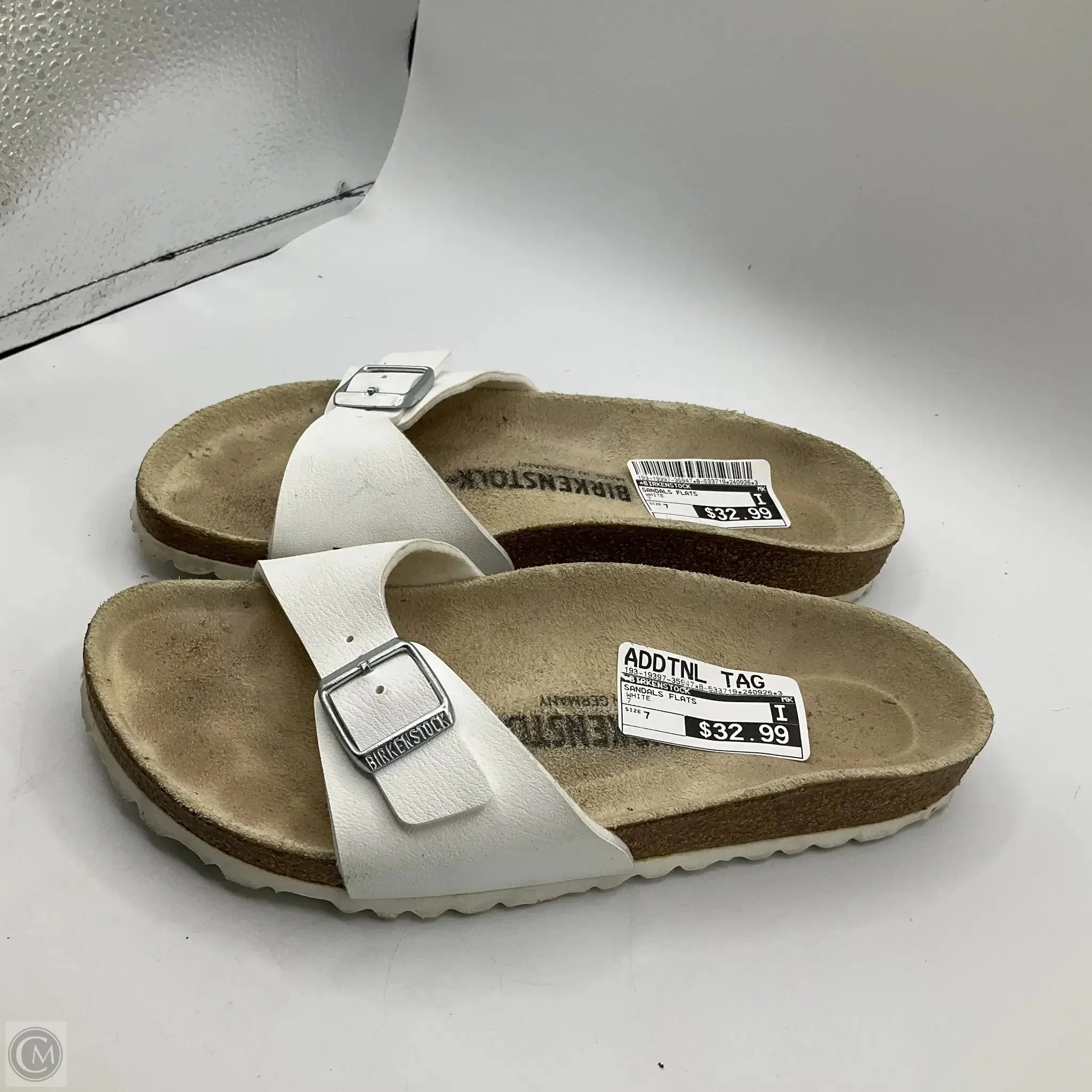Sandals Flats By Birkenstock In White, Size: 7