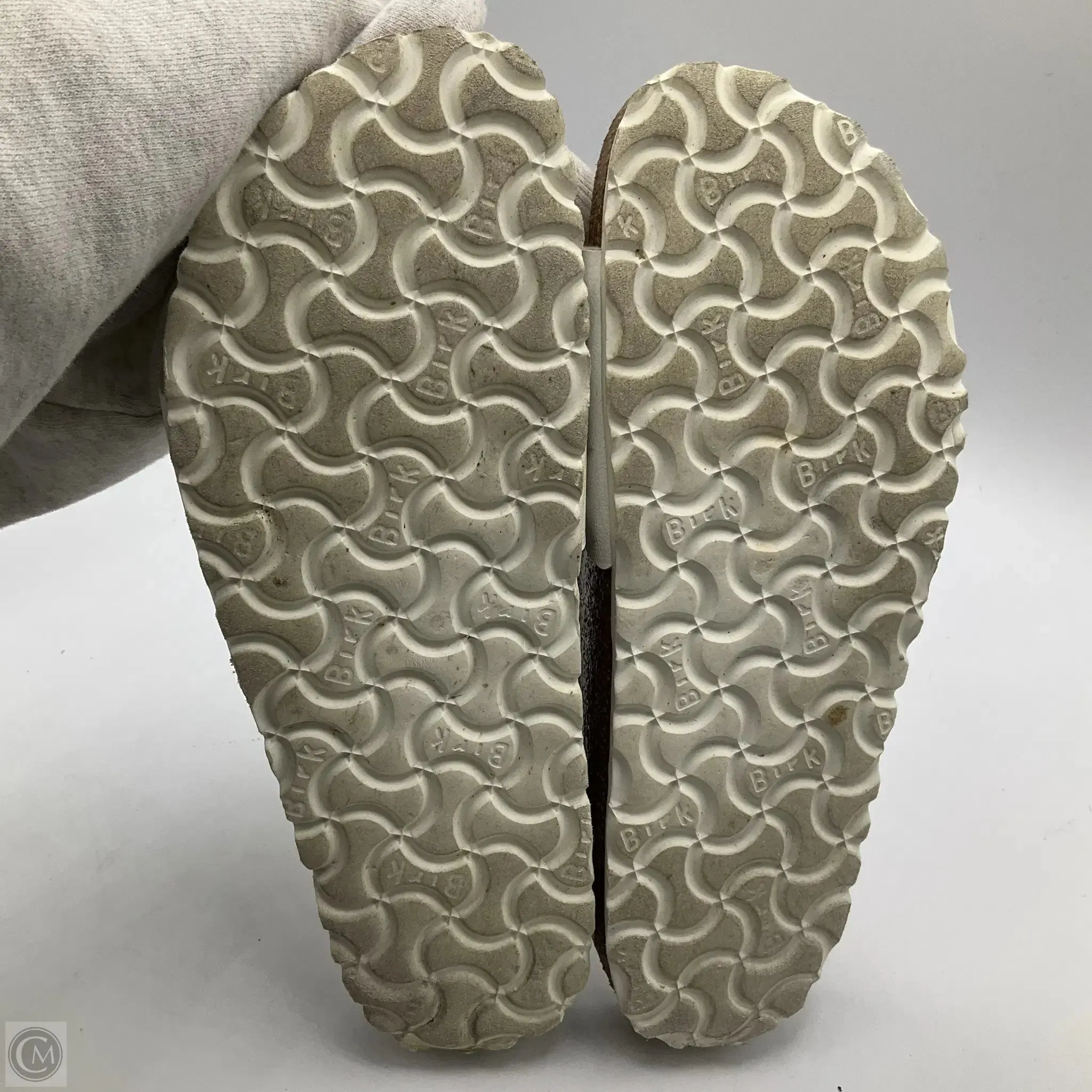 Sandals Flats By Birkenstock In White, Size: 7