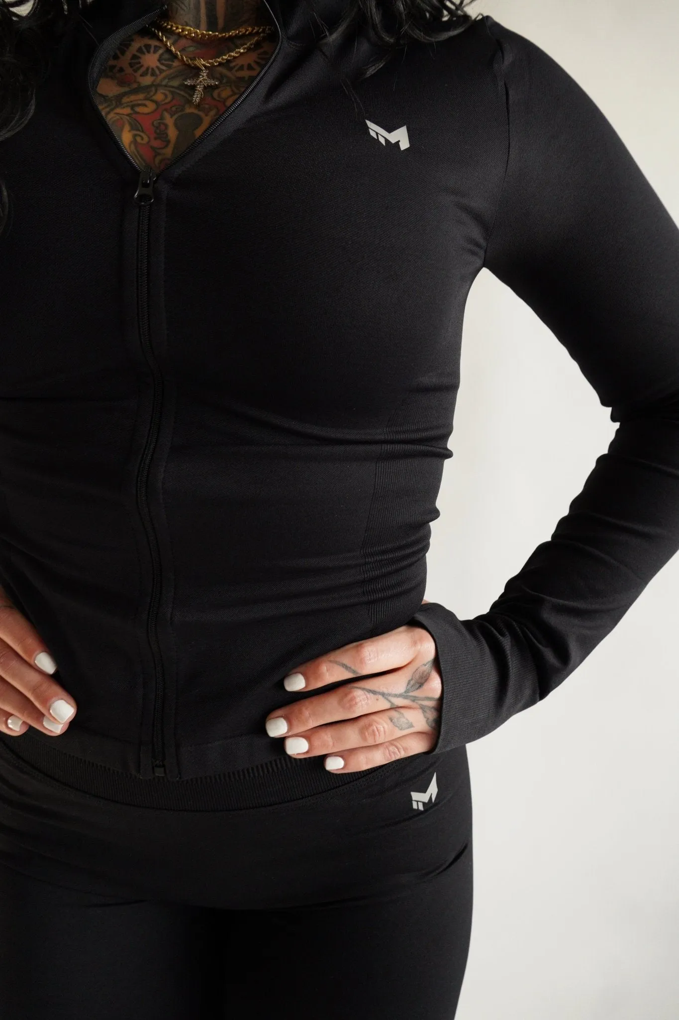 SCULPTED FIT JACKET | BLACK