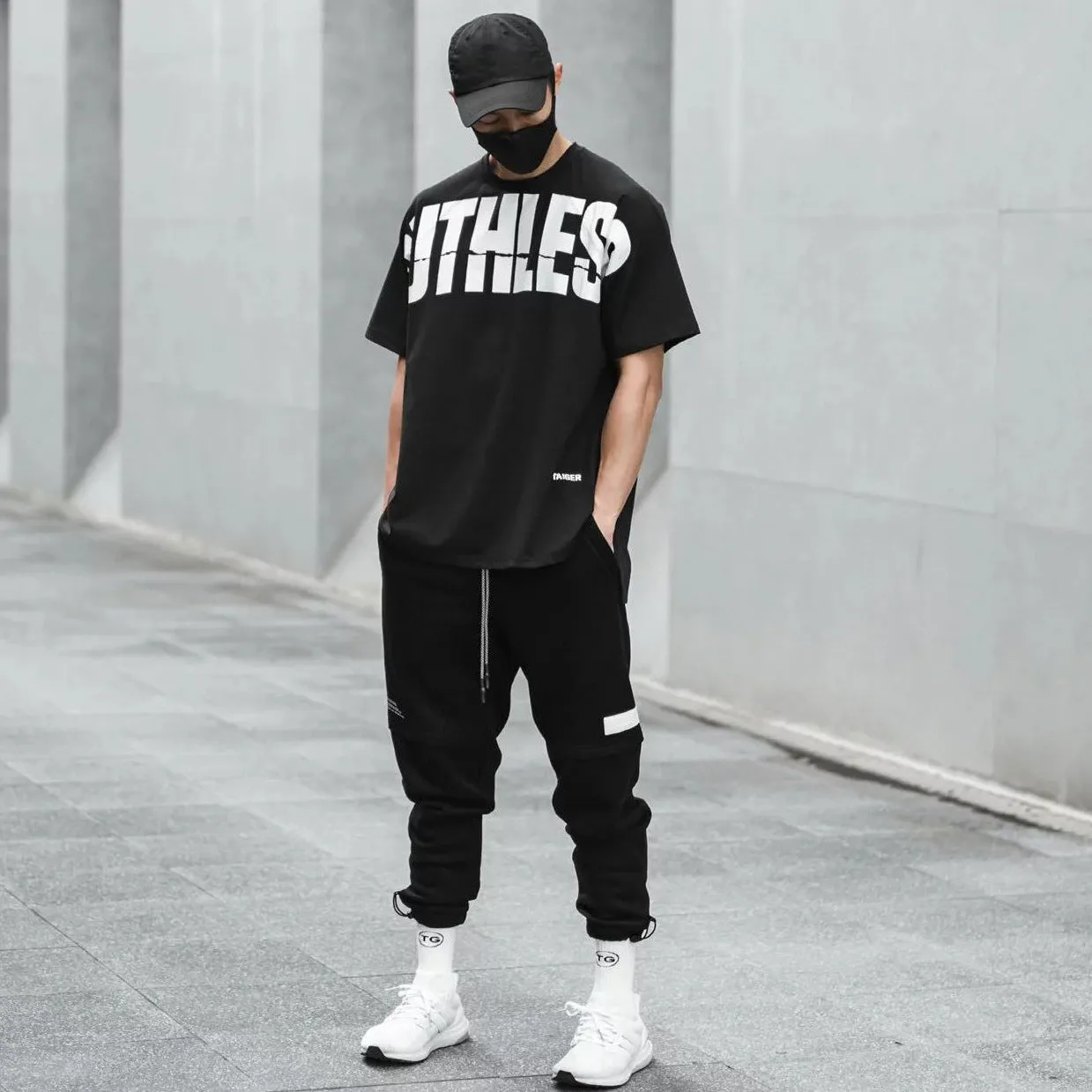 Slim letter TEE-D675 | Inspanda