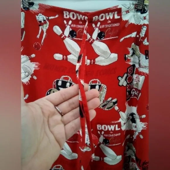 Taylor Maide Bowling Novelty Pins Grill Pom Pom Red Black Pajama Bottoms L