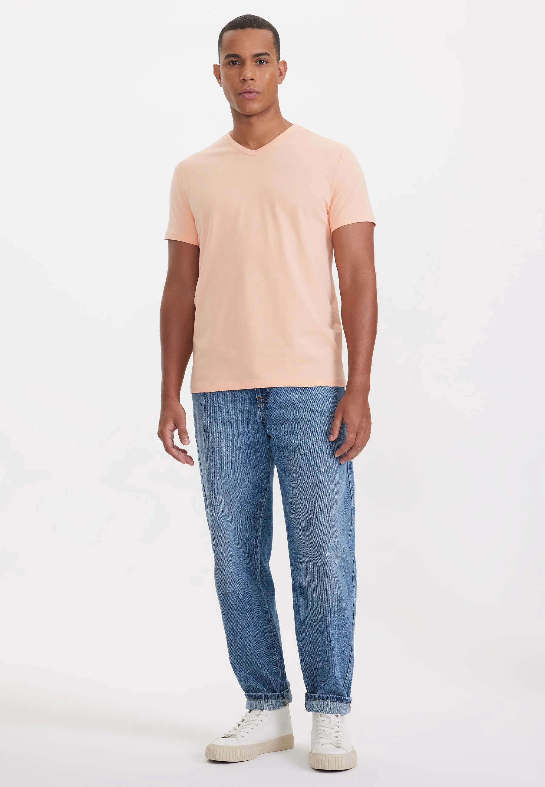 Turuncu V-Yaka Regular Fit Pamuk Elastan Karışımlı Basic Erkek T-Shirt THEO