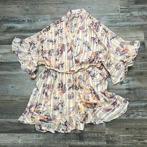 Victorias Secret Peach Floral Ruffle Short Crinkle Kimono Robe Belted Sz XL/XXL