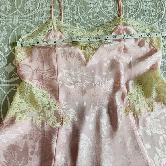 Victoria's Secret Sleepwear Women Medium Pink Ivory Robe NegligeeGold Label Vint