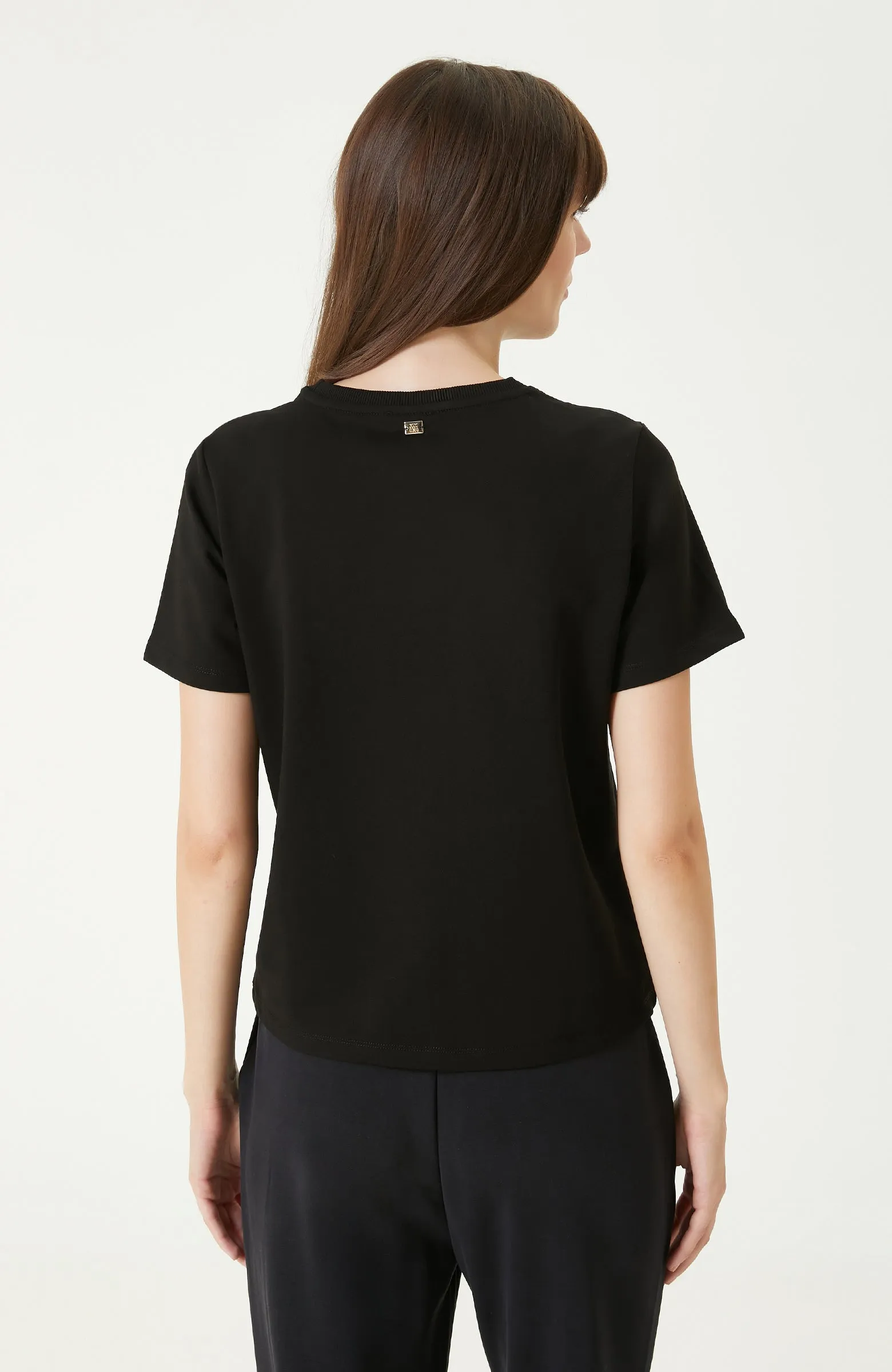 WOMEN'S Black Basic T-shirt