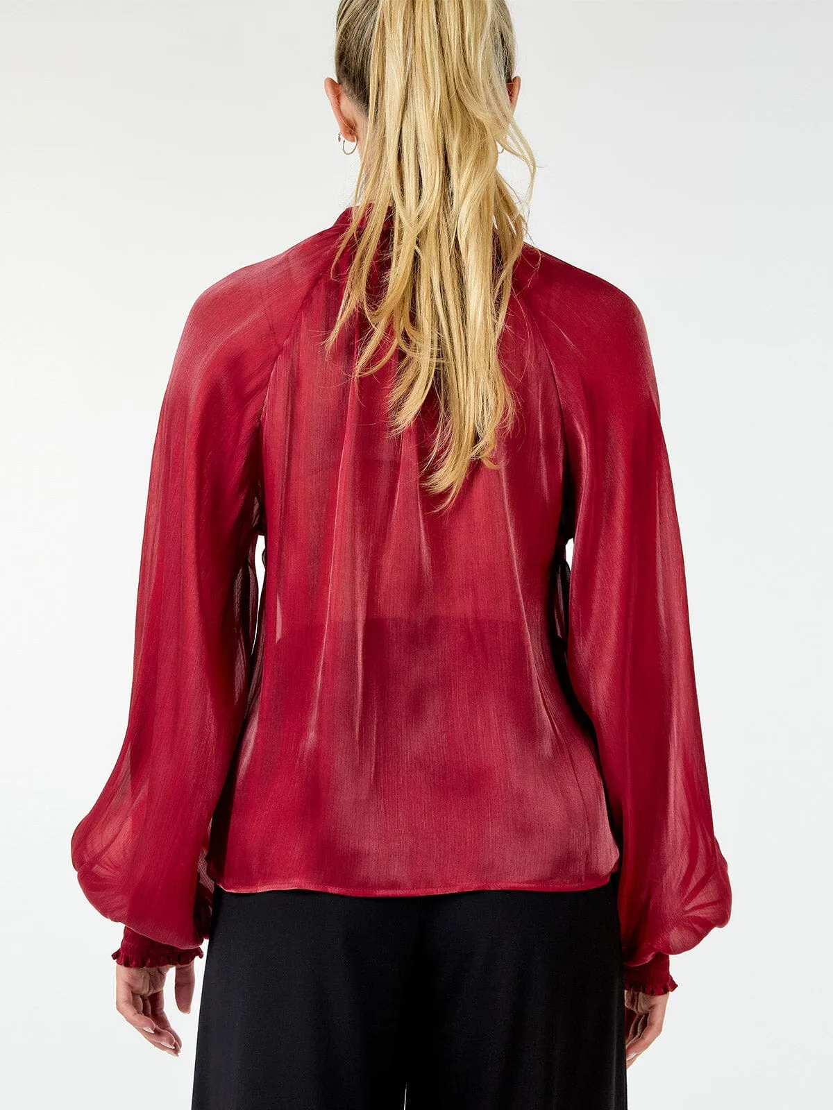 WOMEN'S LONG SLEEVE BUTTON CLOSURE RUFFLE DETAILED BLOUSE