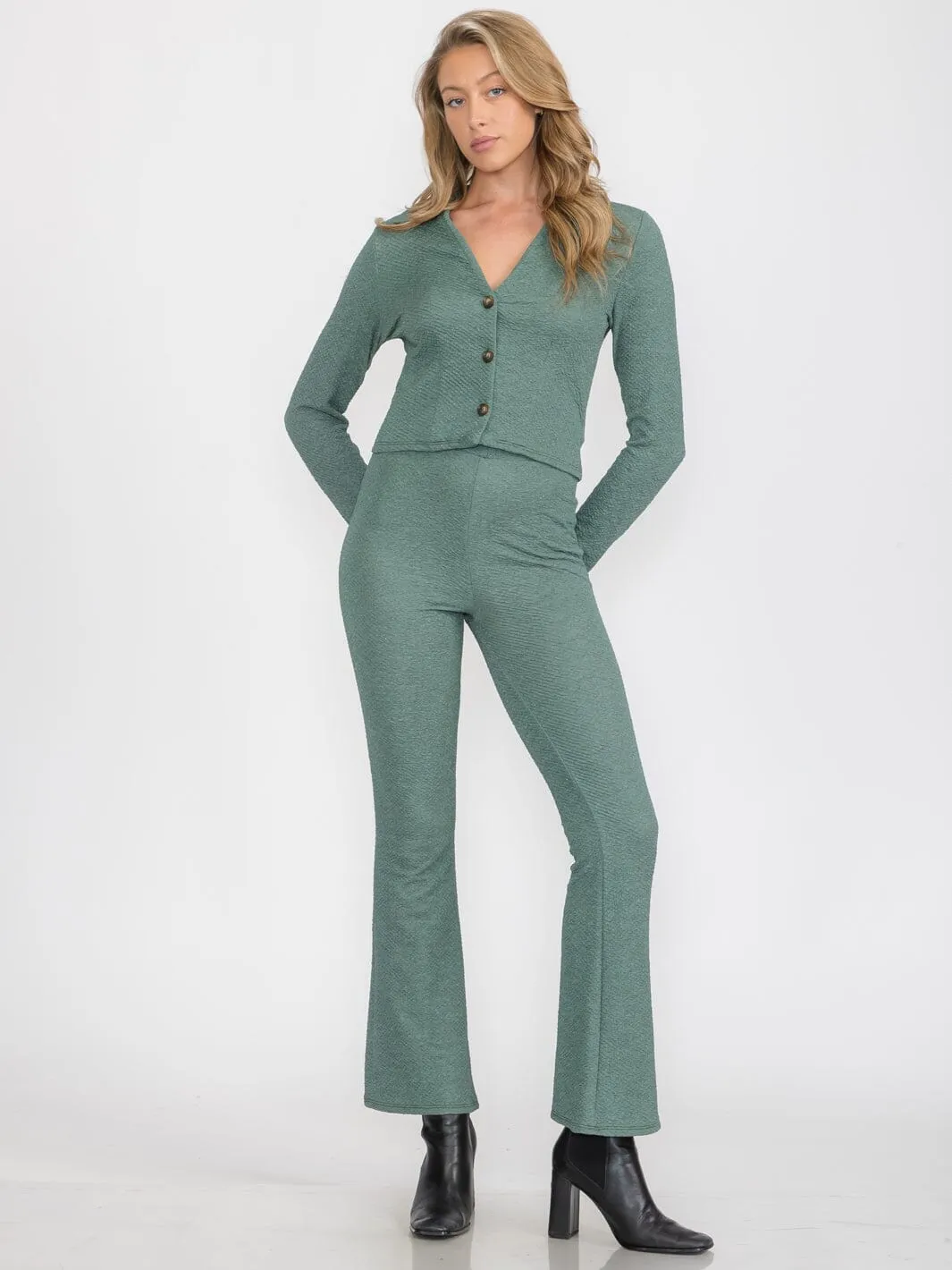 WOMEN'S LONG SLEEVE BUTTON UP TOP