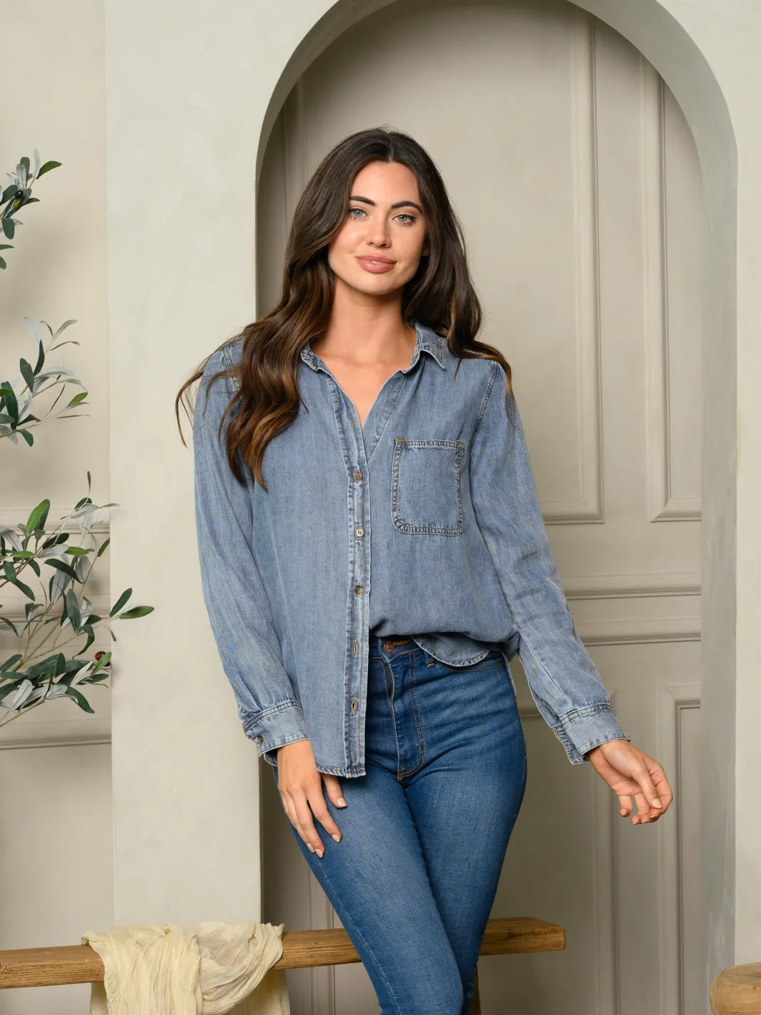 WOMEN'S LONG SLEEVE CHAMBRAY BUTTON DOWN SHIRT TOP