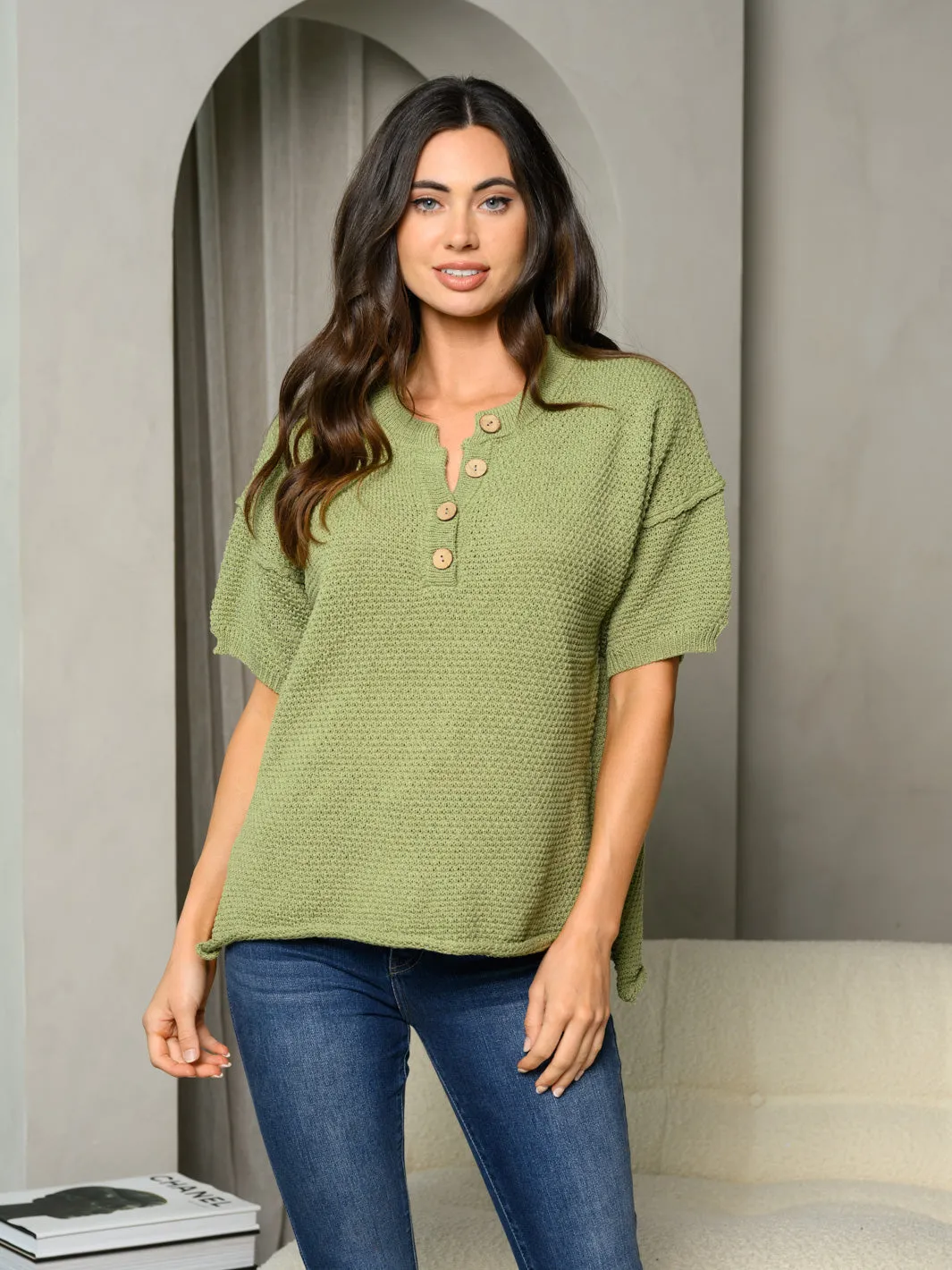WOMEN'S SHORT SLEEVE BUTTONS CLOSURE TOP