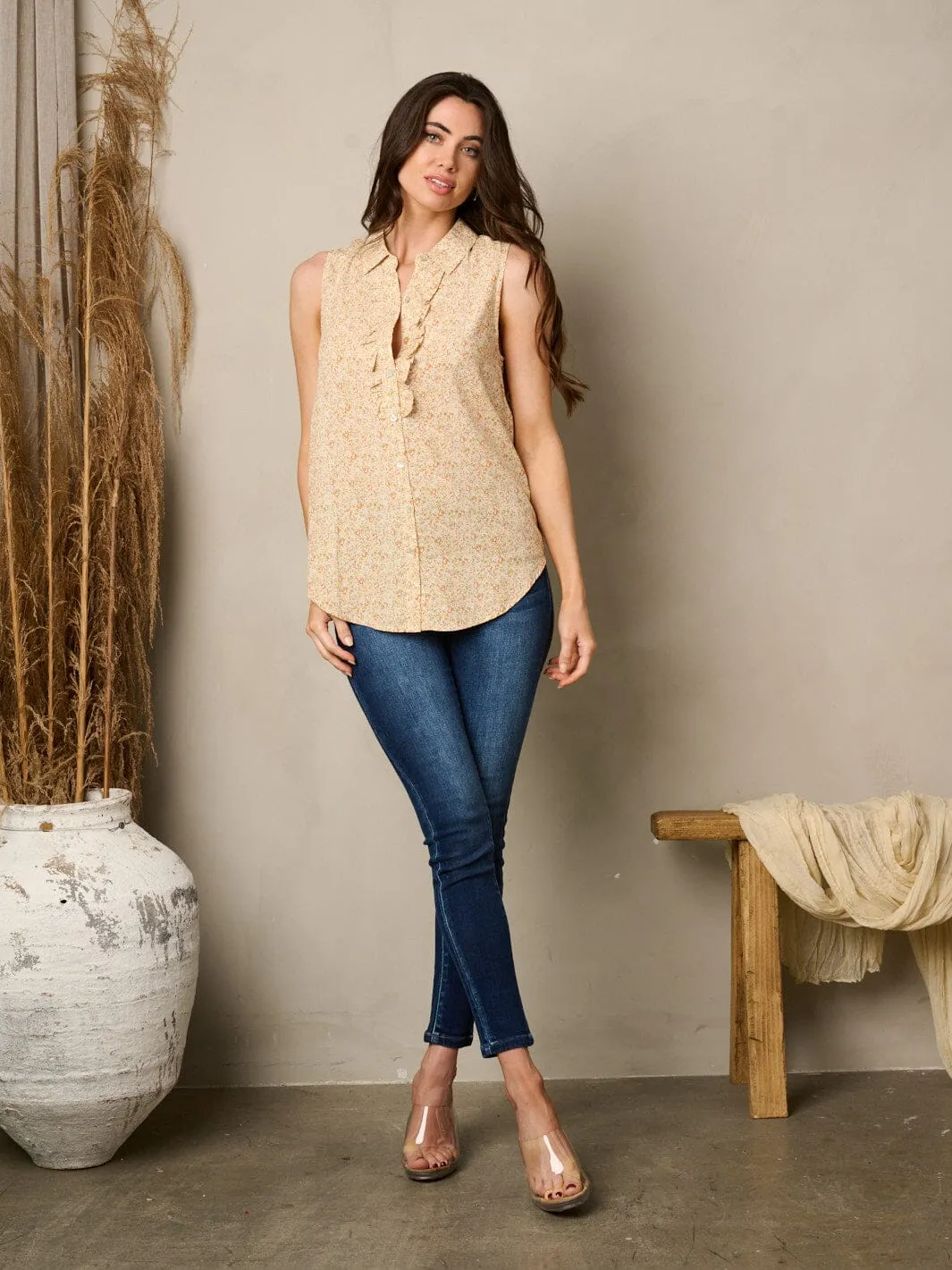 WOMEN'S SLEEVELESS BUTTON UP RUFFLE FLORAL TOP