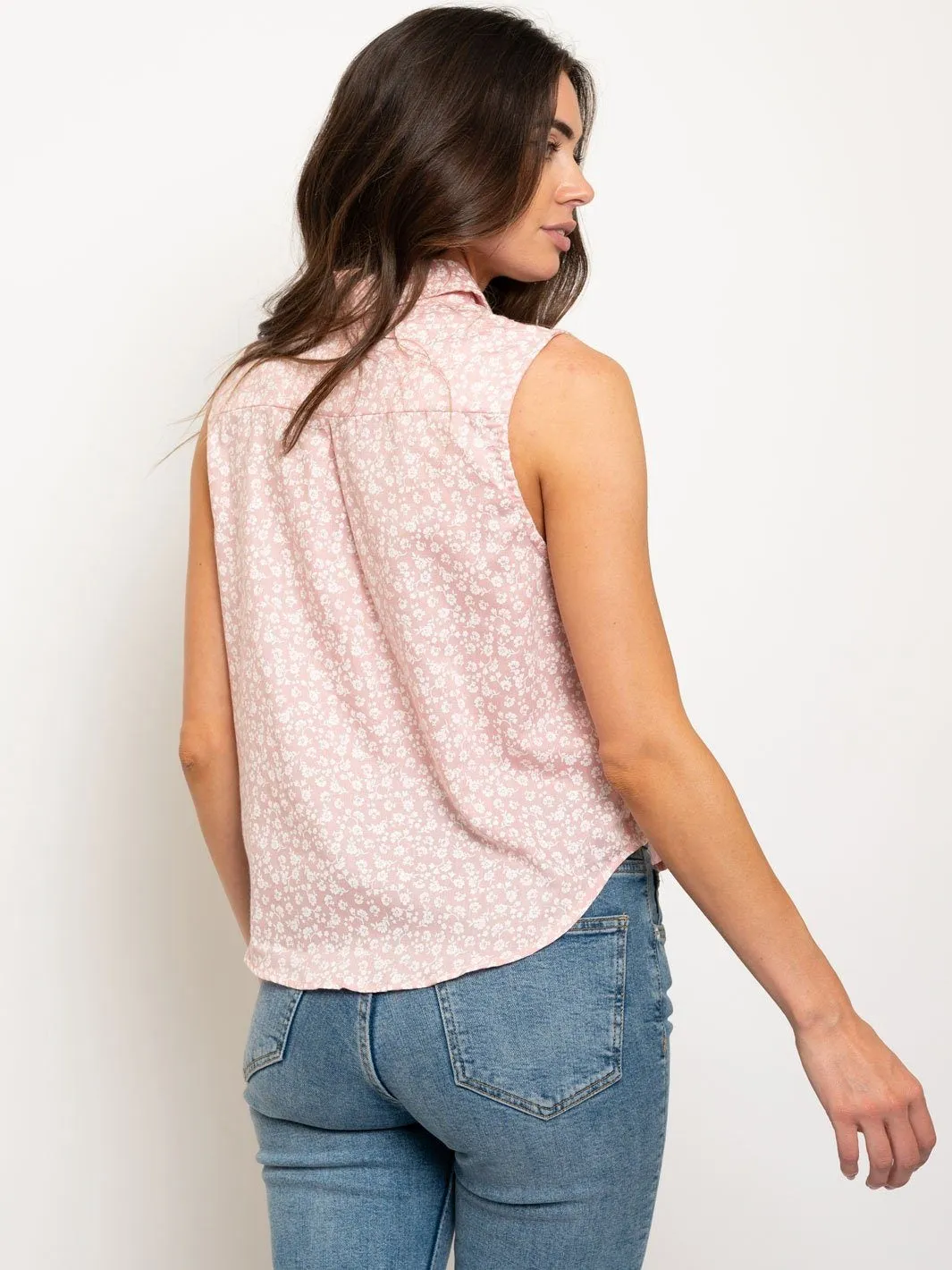 WOMEN'S SLEVELESS FLORAL BUTTON UP TOP