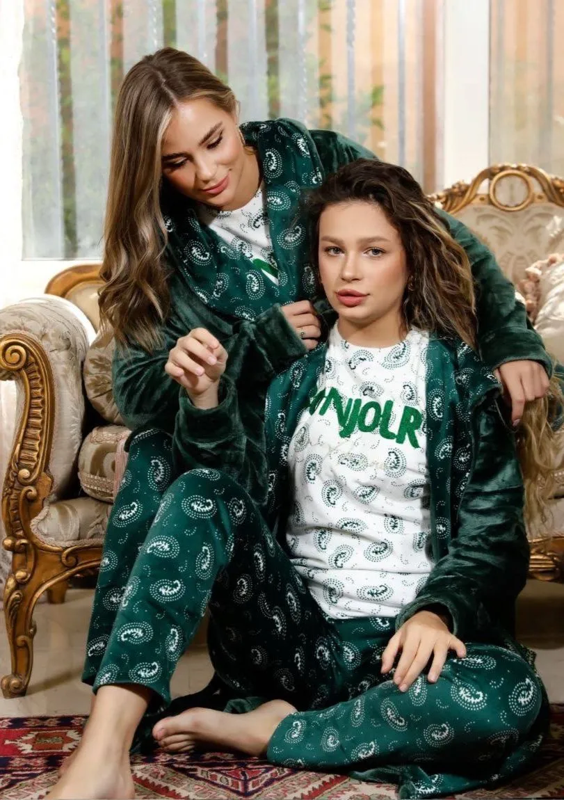 Women's winter pajamas   short robe
